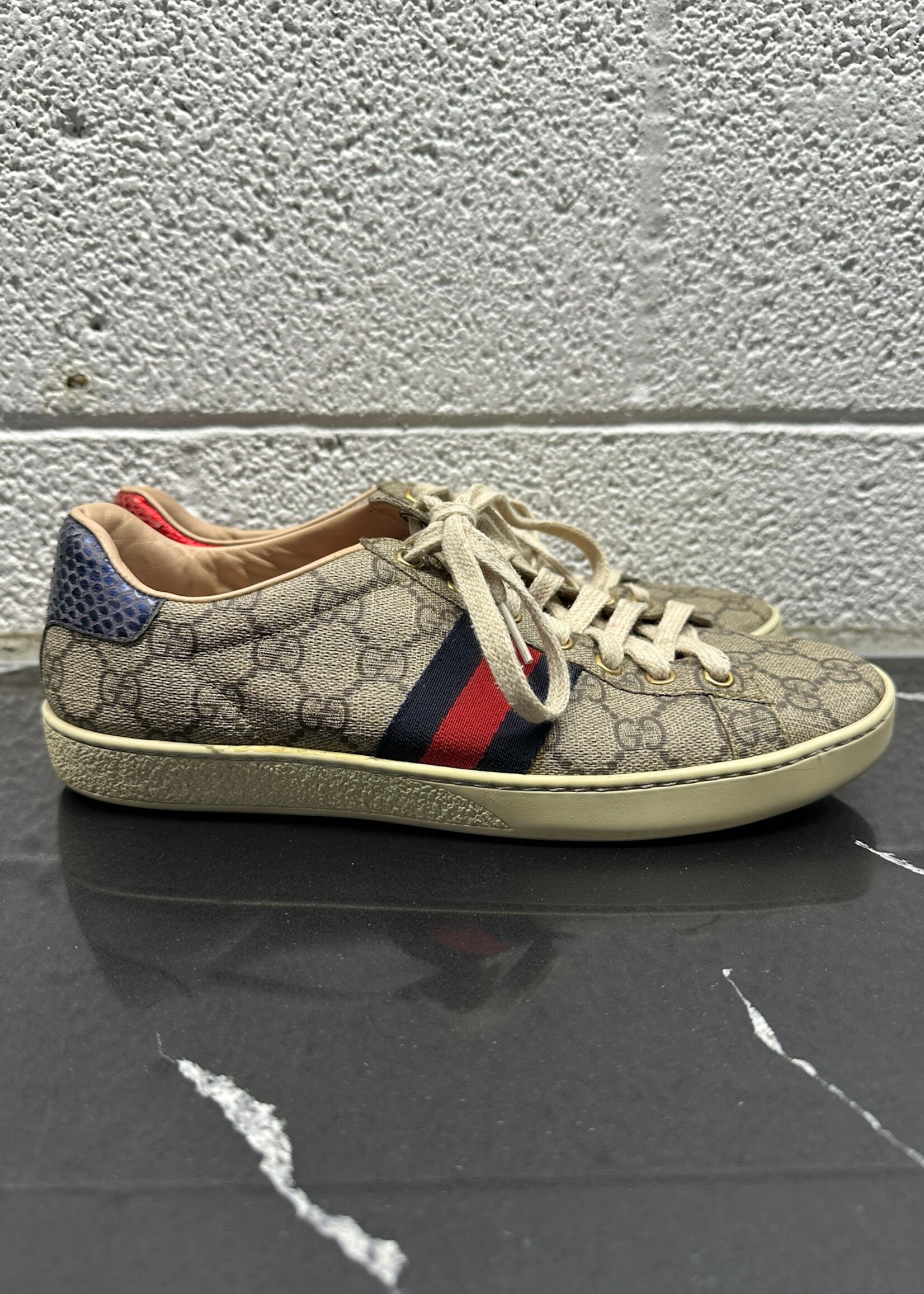 Gucci Ace Monogram Sneakers 38/ Fem 7.5 AS IS