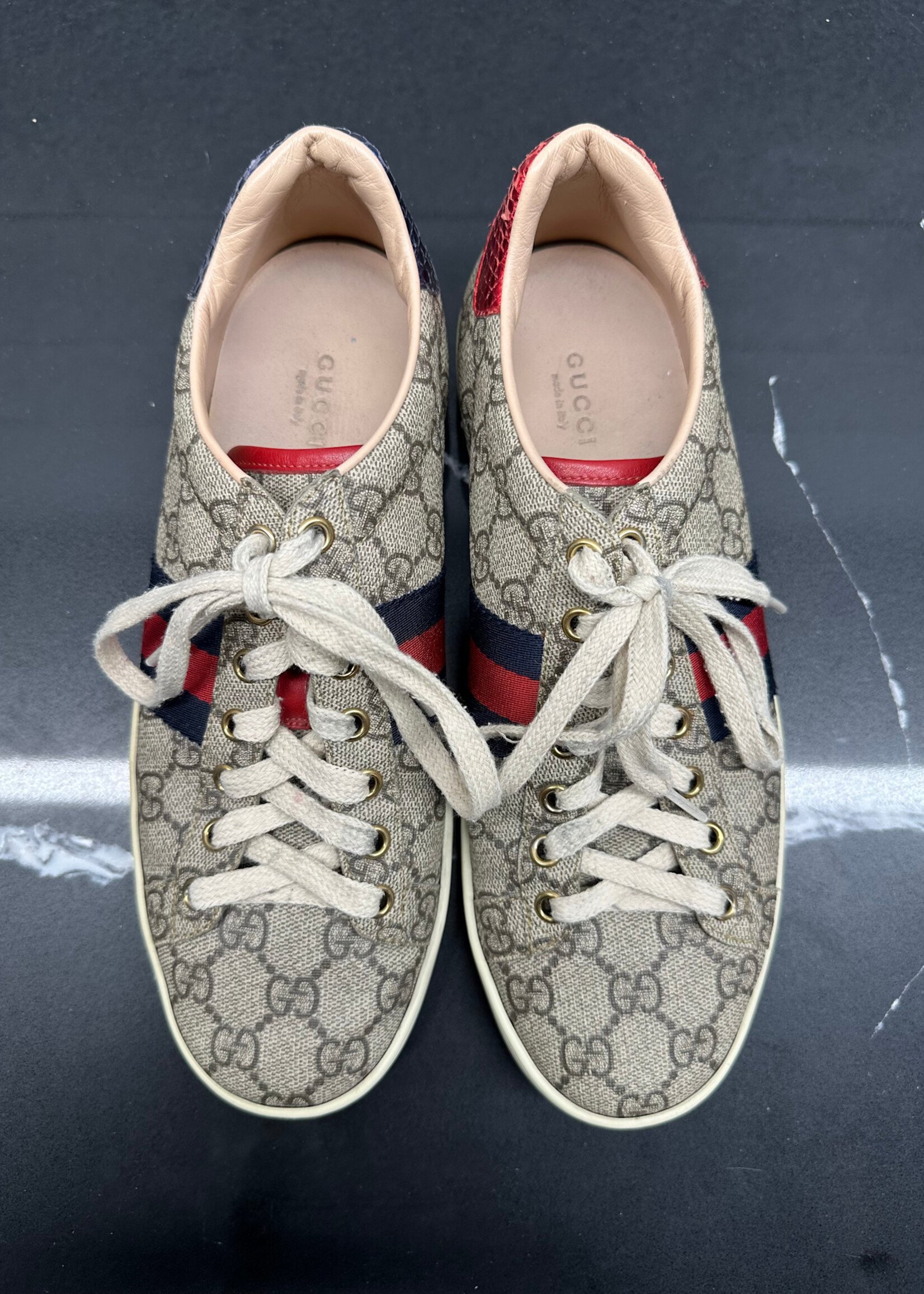 Gucci Ace Monogram Sneakers 38/ Fem 7.5 AS IS