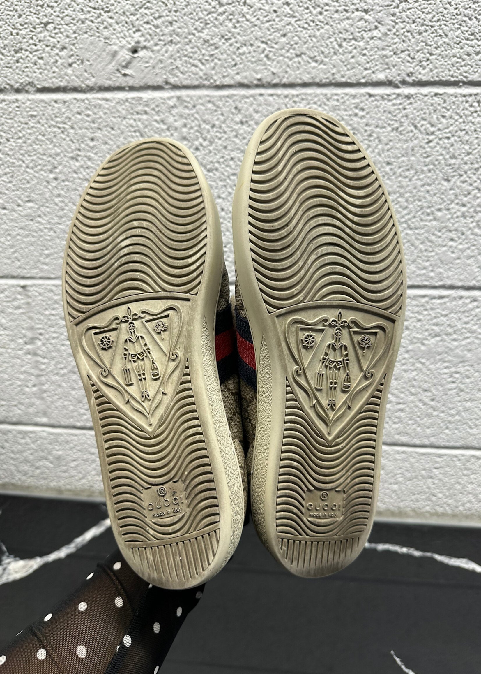 Gucci Ace Monogram Sneakers 38/ Fem 7.5 AS IS