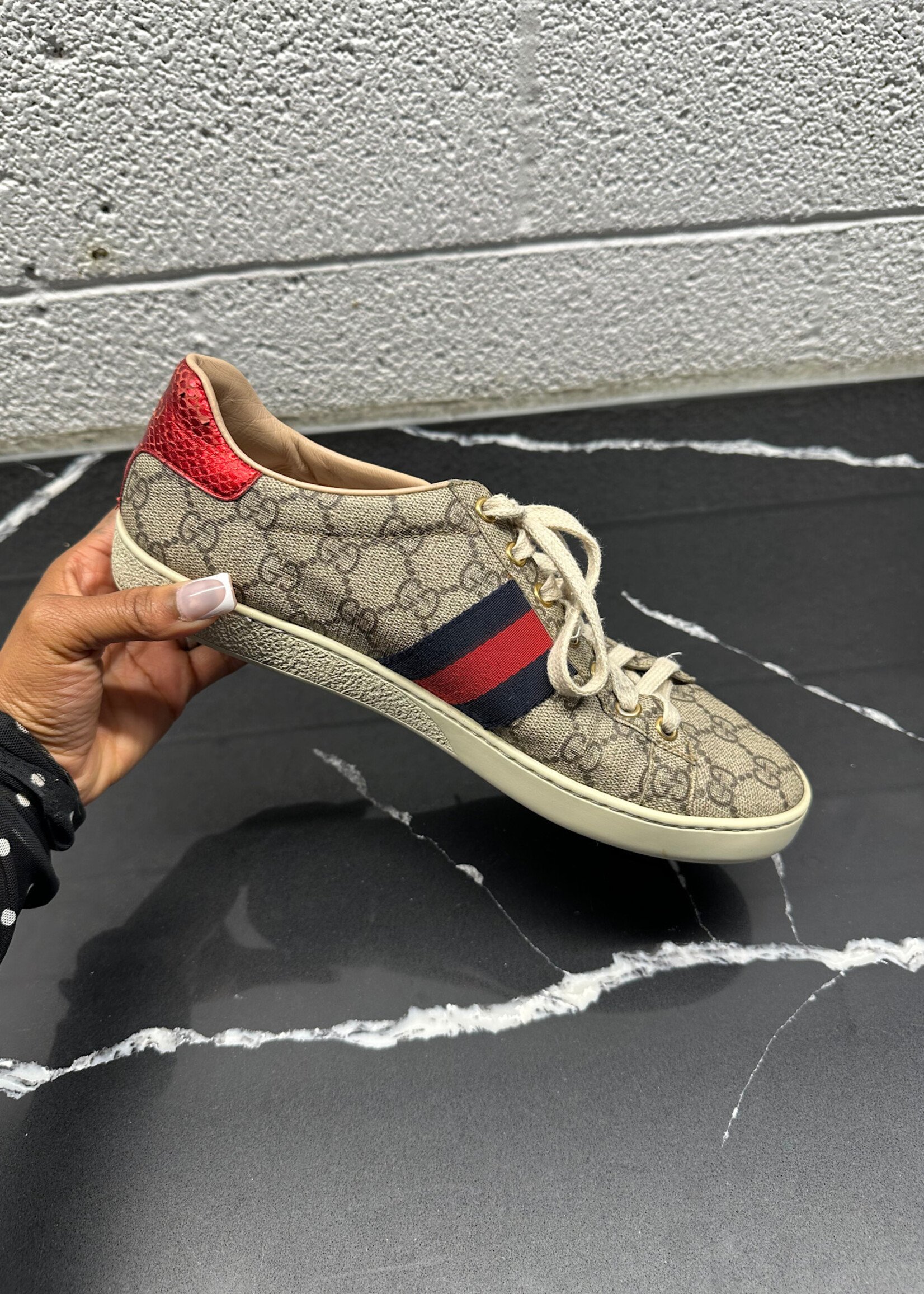 Gucci Ace Monogram Sneakers 38/ Fem 7.5 AS IS
