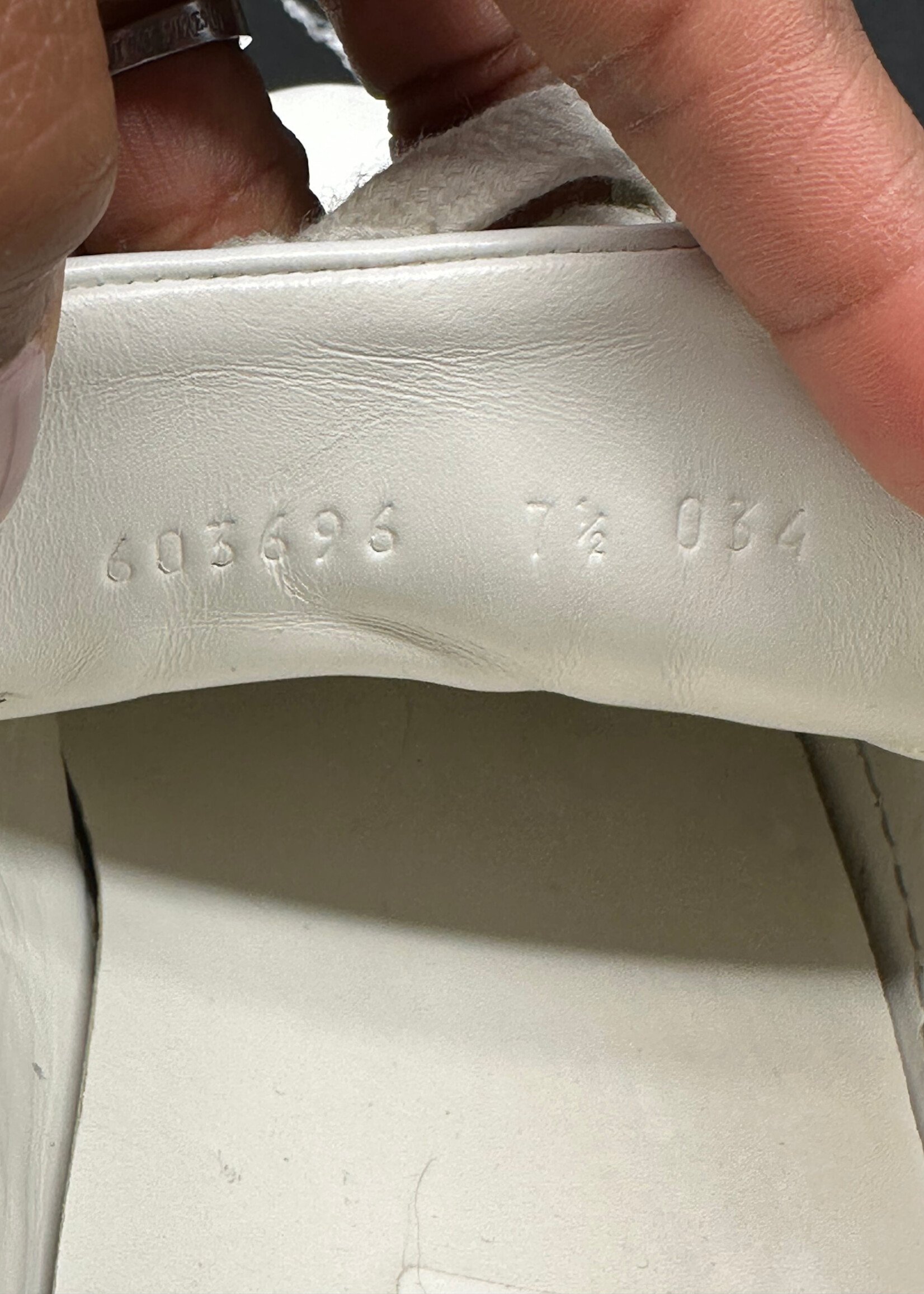 Gucci Ace Tennis Logo Sneaker Fits Masc 8.5 AS IS