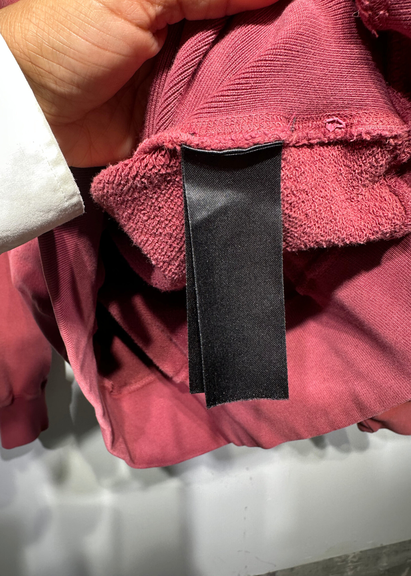 Yeezy Season 4 Sun Fade Red Sweatshirt Masc L