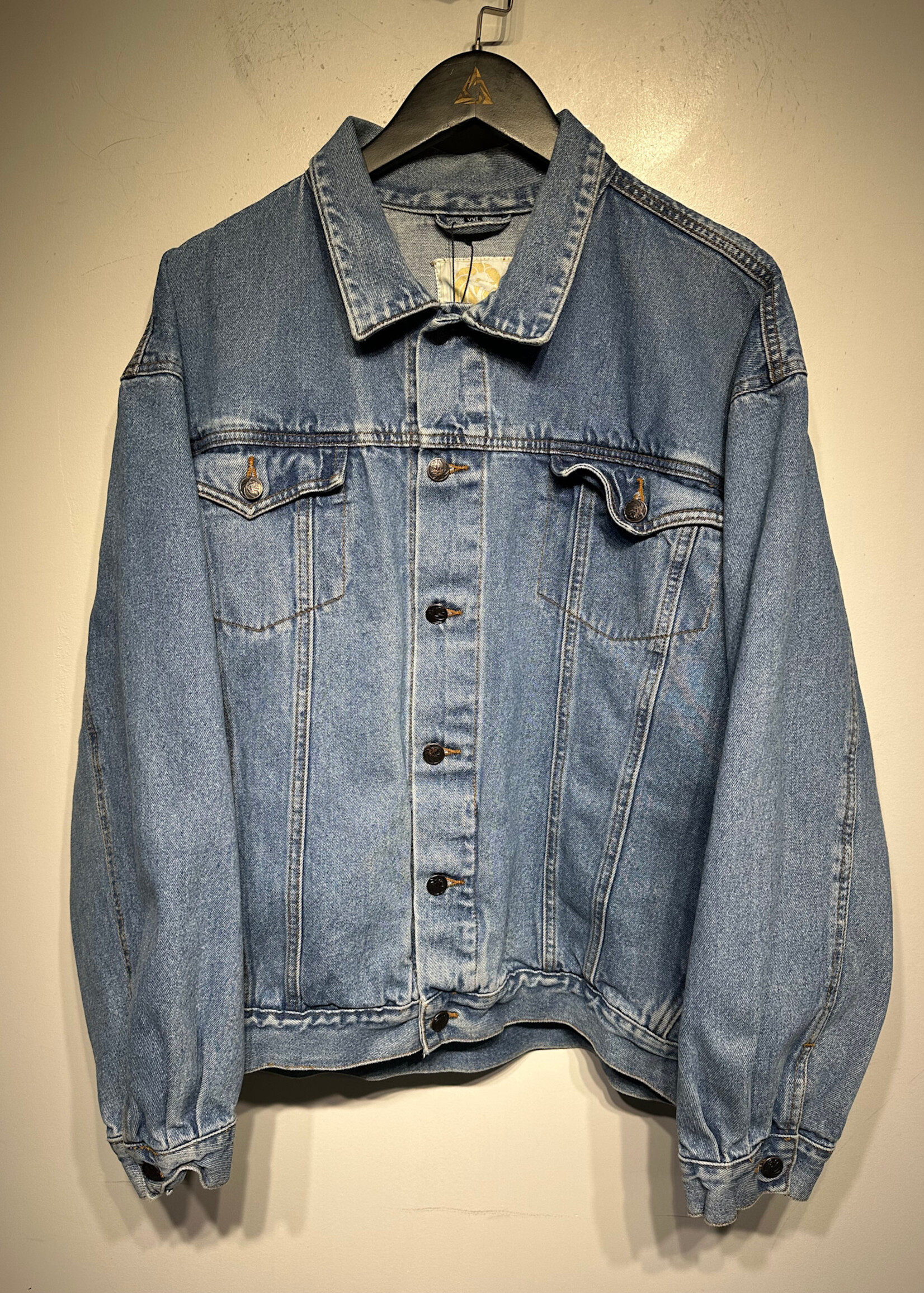 MGM Grand Light Wash Denim Jacket Masc 2XL