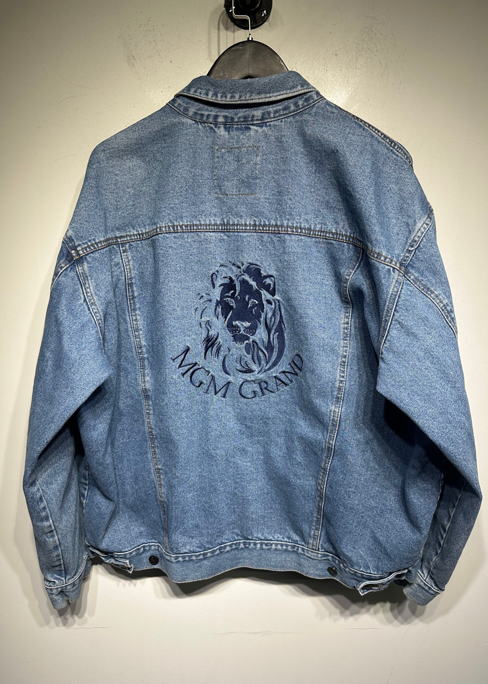 MGM Grand Light Wash Denim Jacket Masc 2XL