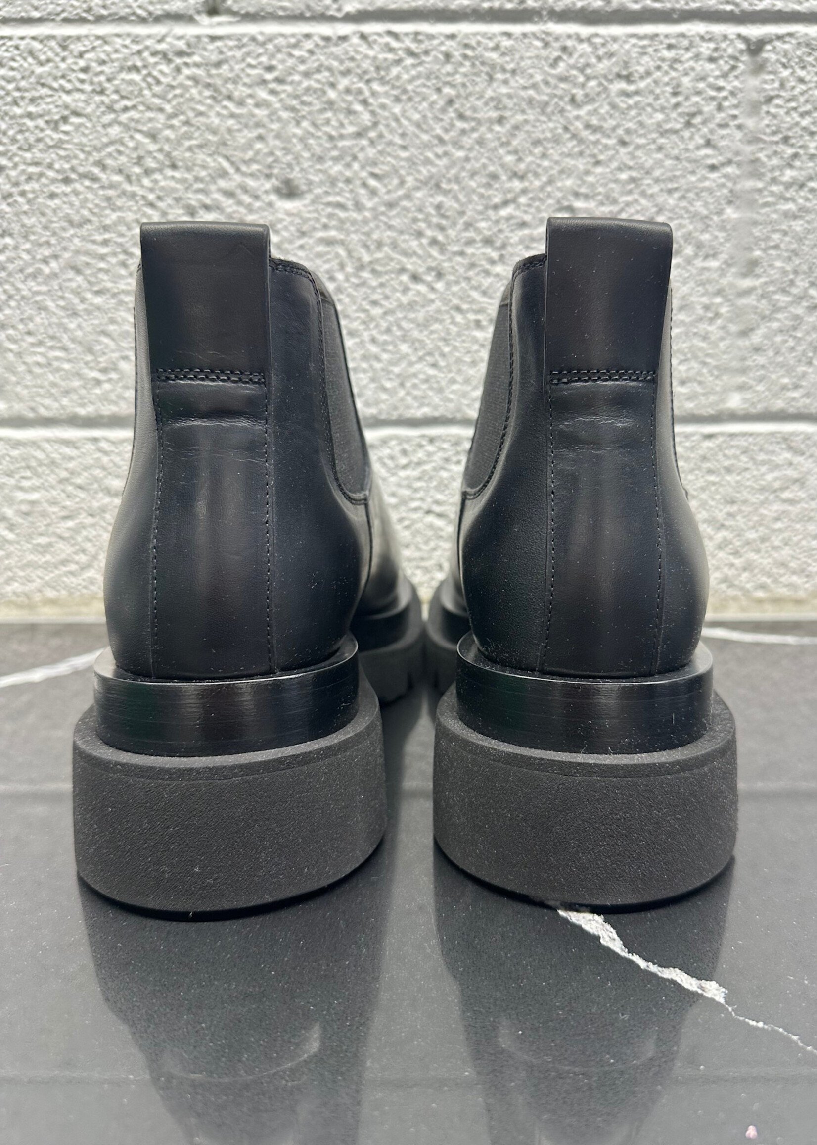 NIB Bottega Veneta Black Lug Ankle Boots 38/7.5
