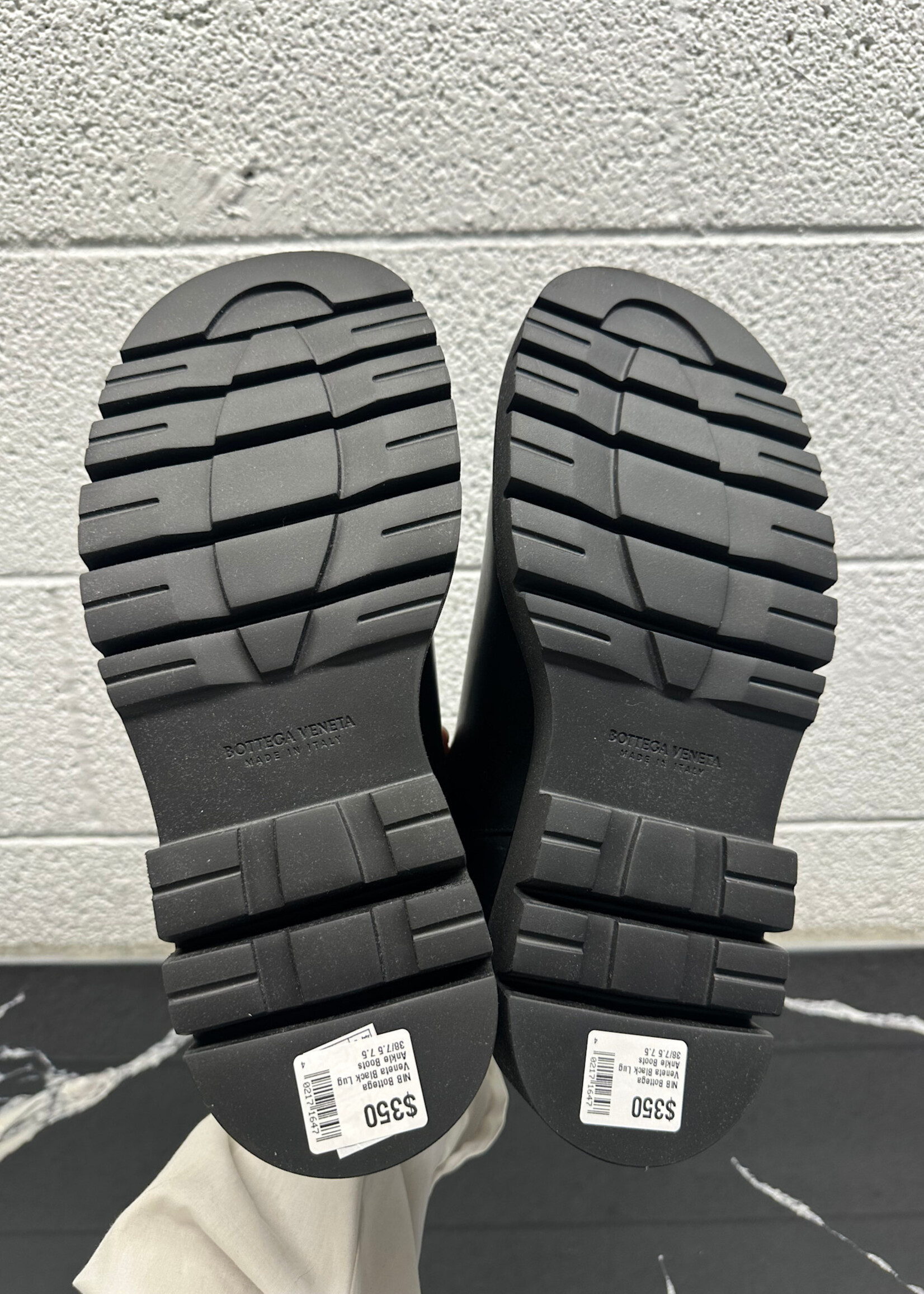 NIB Bottega Veneta Black Lug Ankle Boots 38/7.5