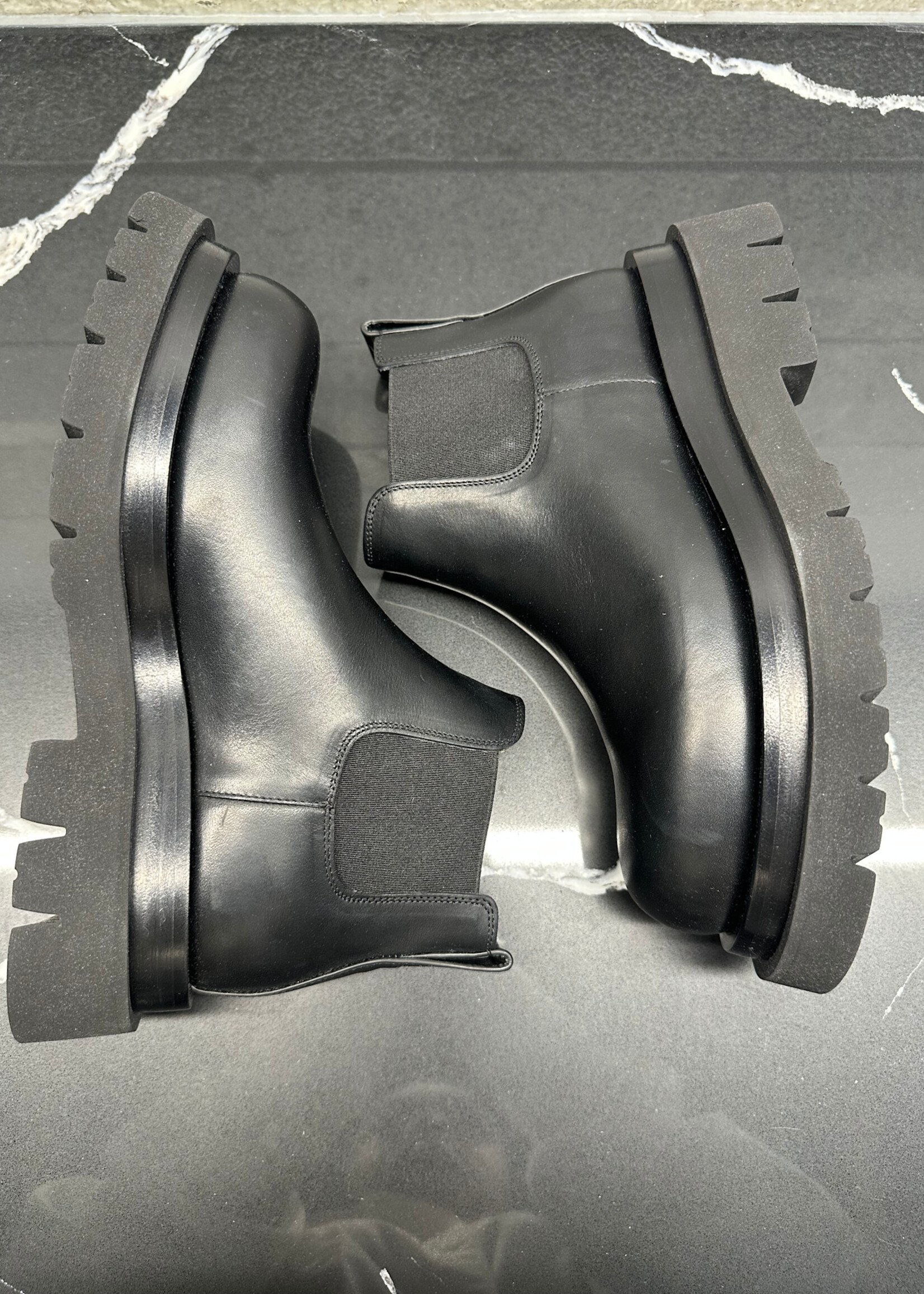 NIB Bottega Veneta Black Lug Ankle Boots 38/7.5