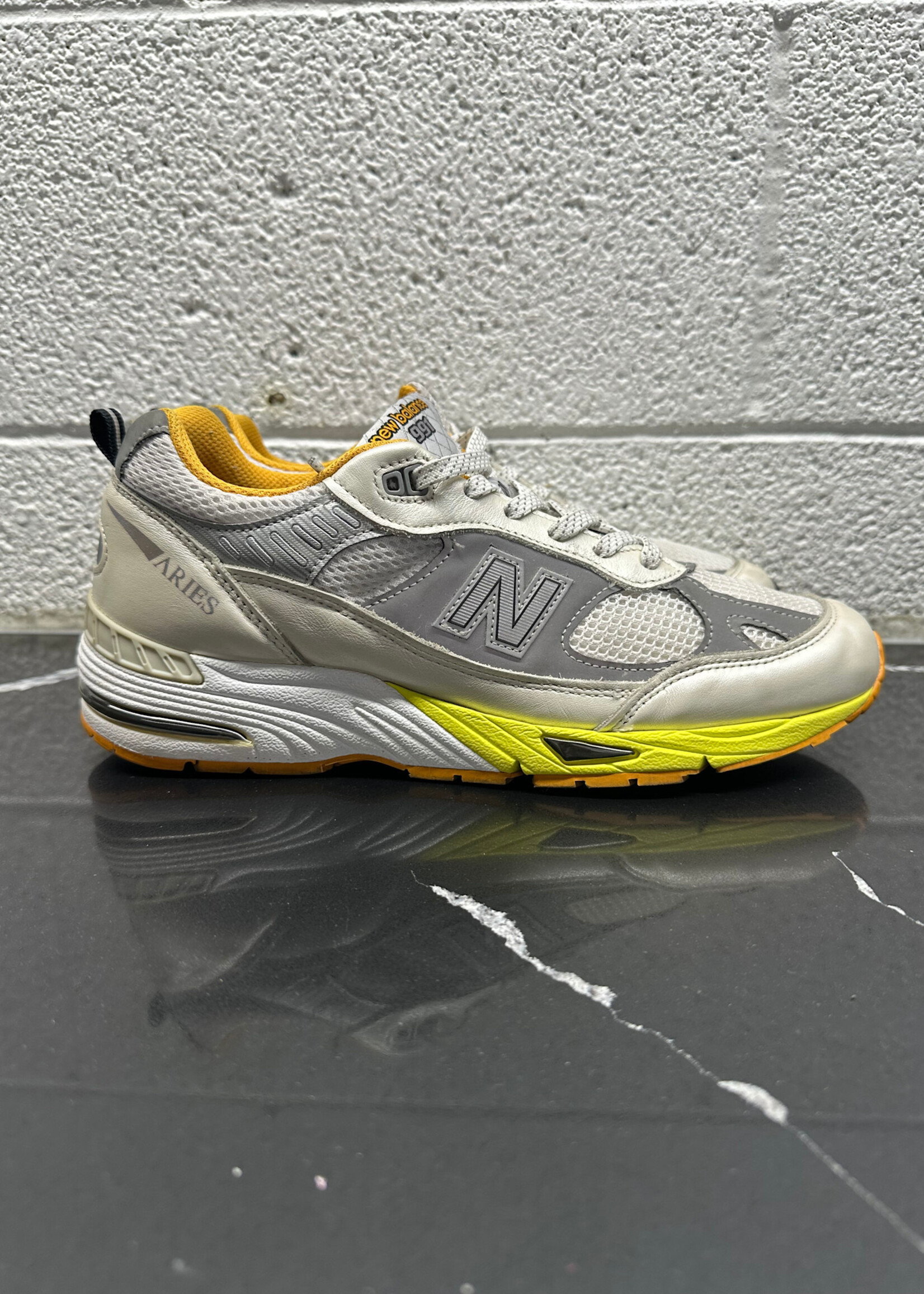 New Balance x Aries Yellow 991 Sneakers 9.5