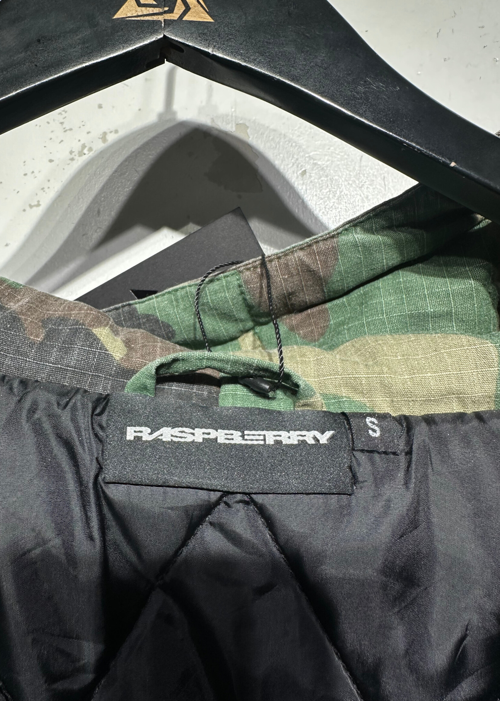 GV Gallery x Raspberry Camo Bomber Masc S