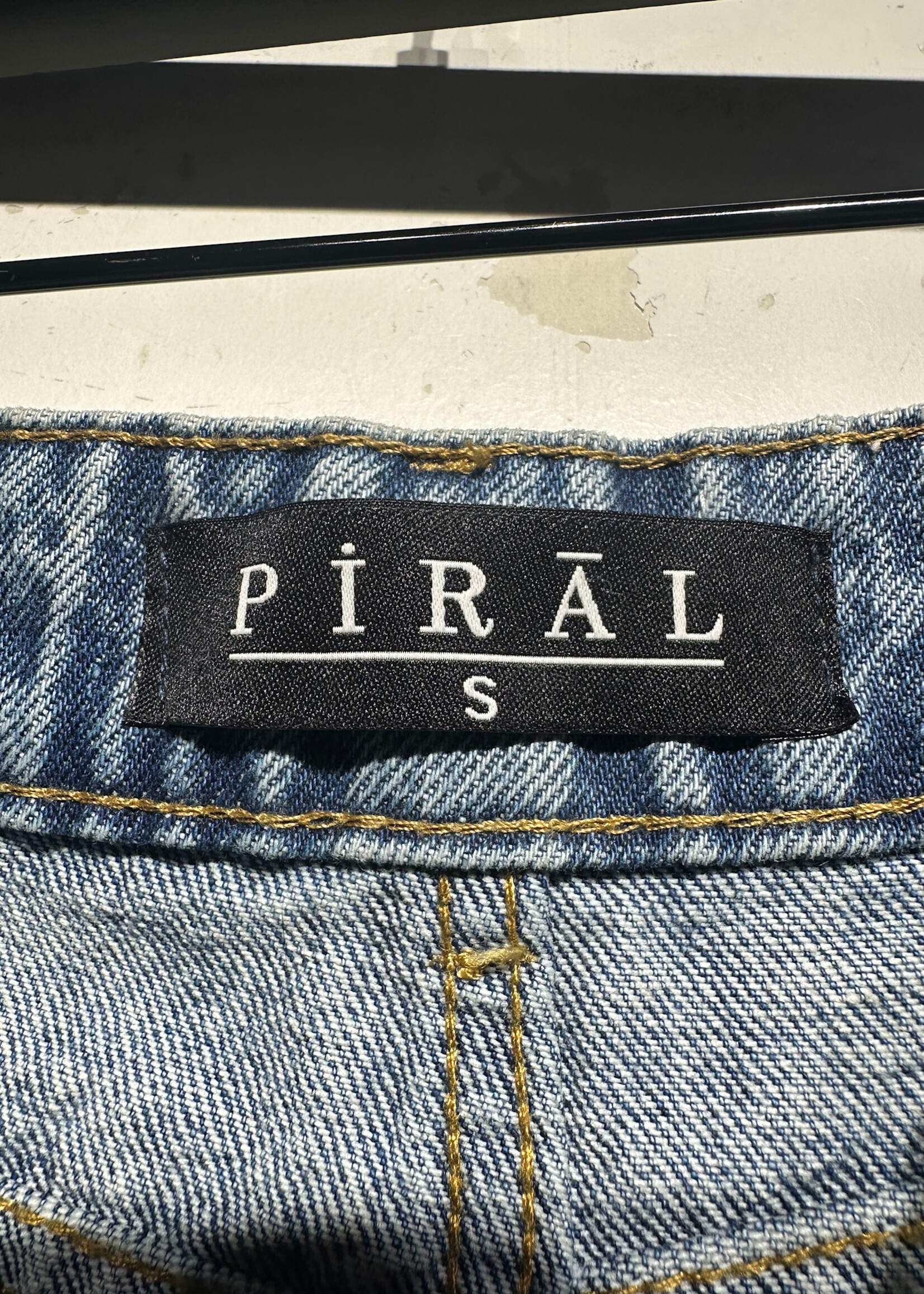 Piral NWT Black Light Wash Jean Fem26