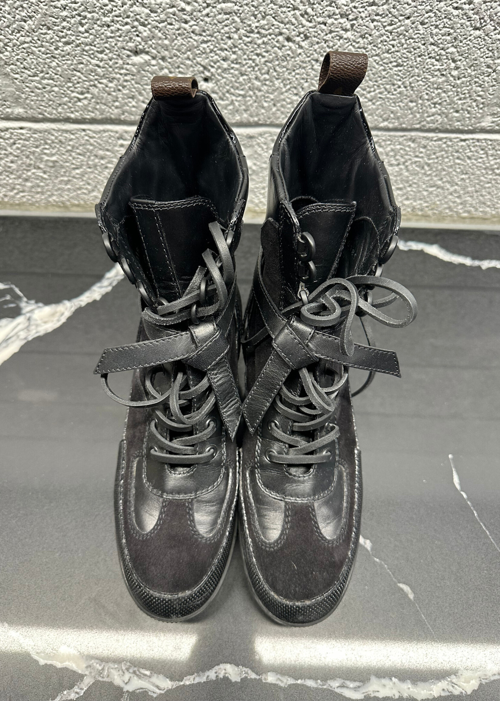 Louis Vuitton Suede Lace Up Boots 38/8