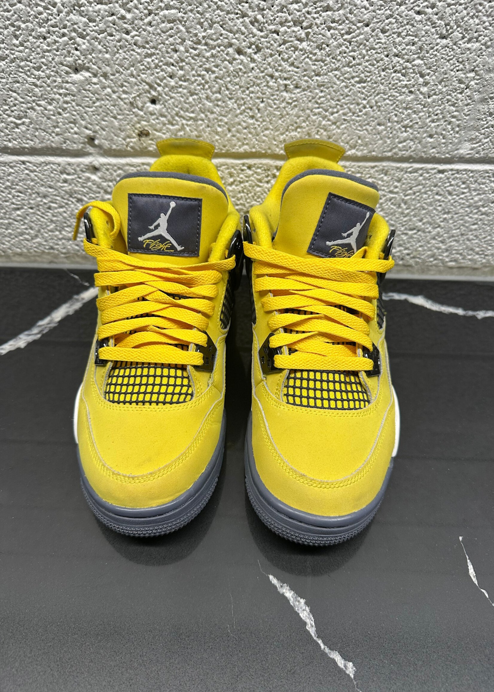 Jordan 4 Lightning Fem 8