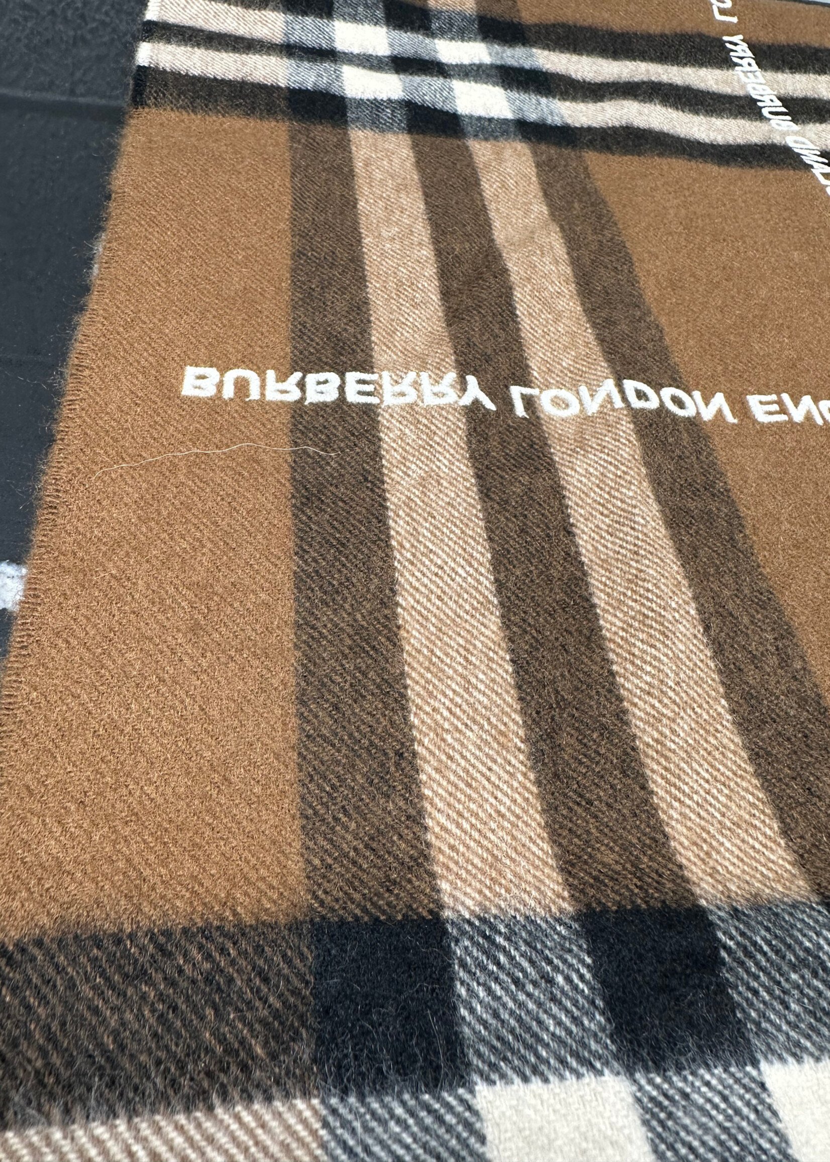 Burberry NWT Cashmere Logo Scarf