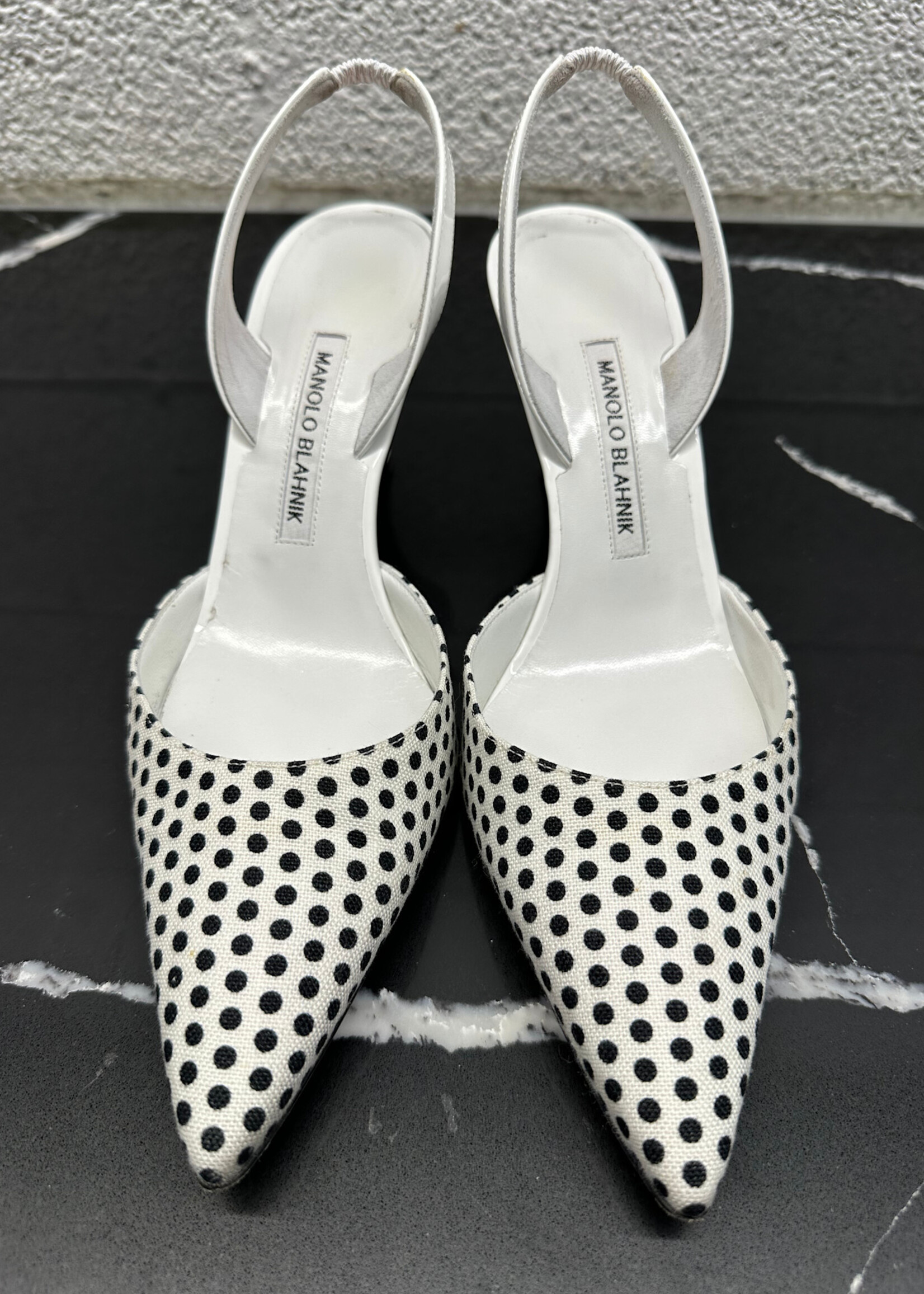 Manolo Blahnik Polka Dot 'Carolyne' Heels 39/8.5