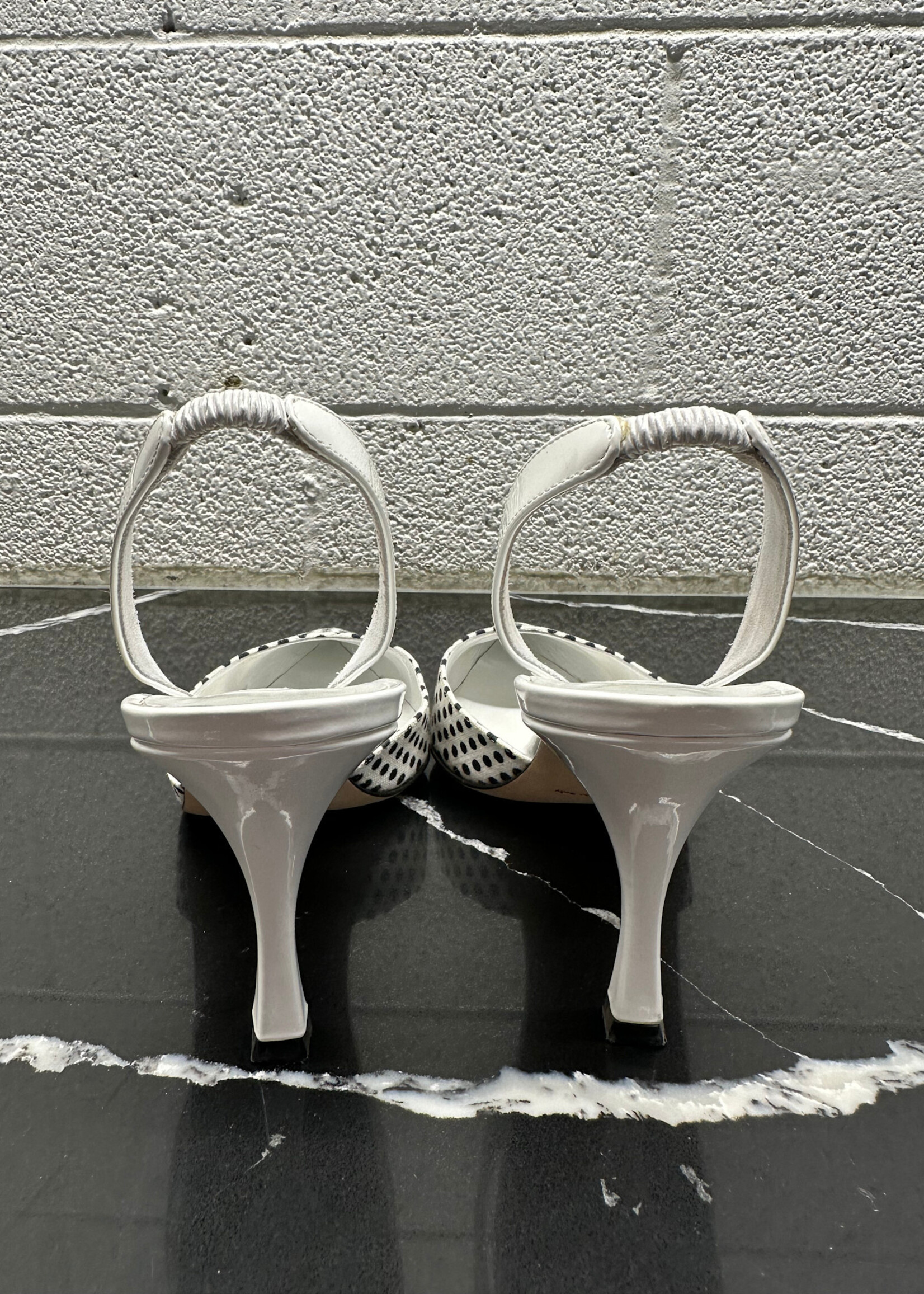 Manolo Blahnik Polka Dot 'Carolyne' Heels 39/8.5