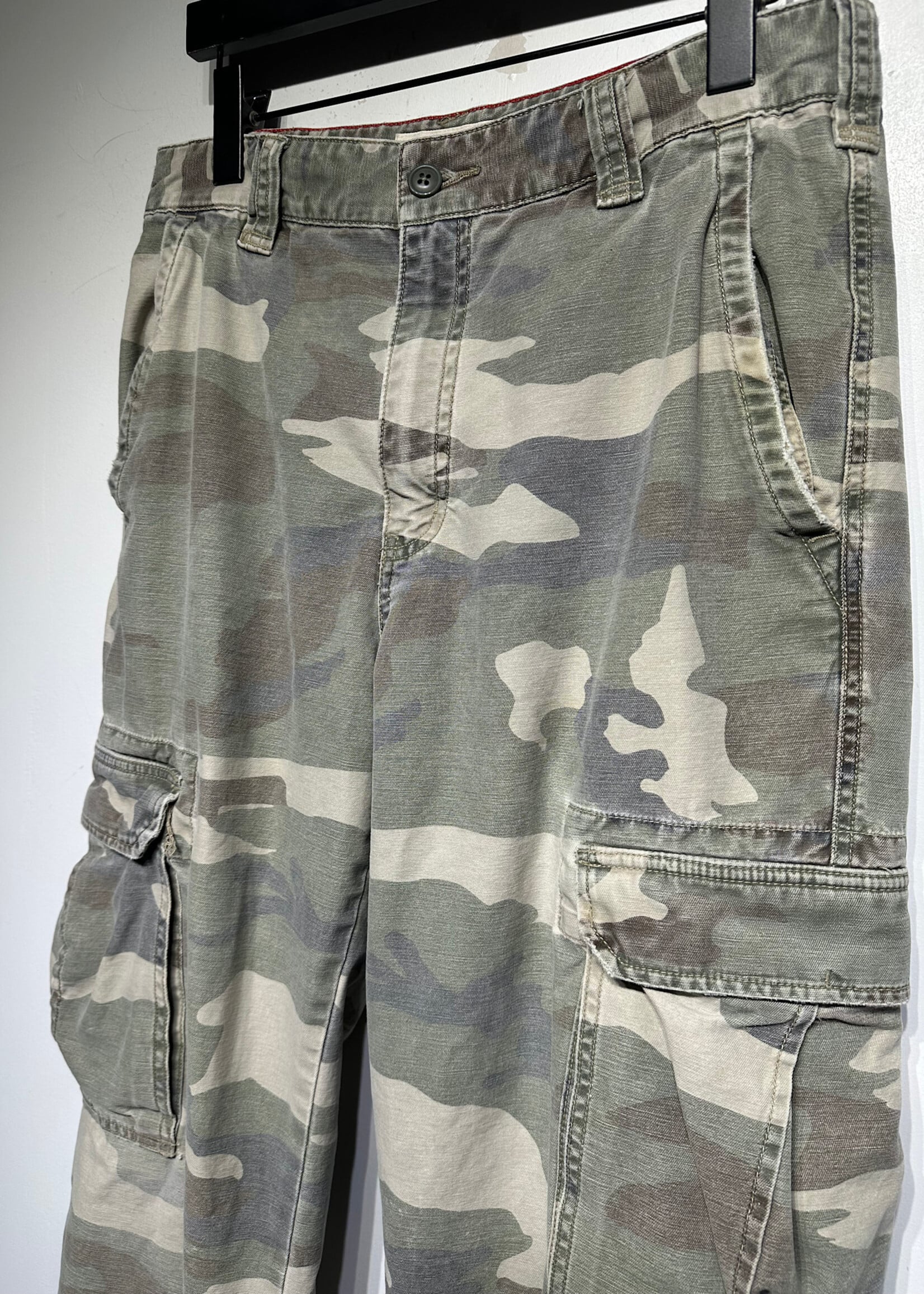 Mossimo Y2K Faded Camo Cargo Pants Masc 30