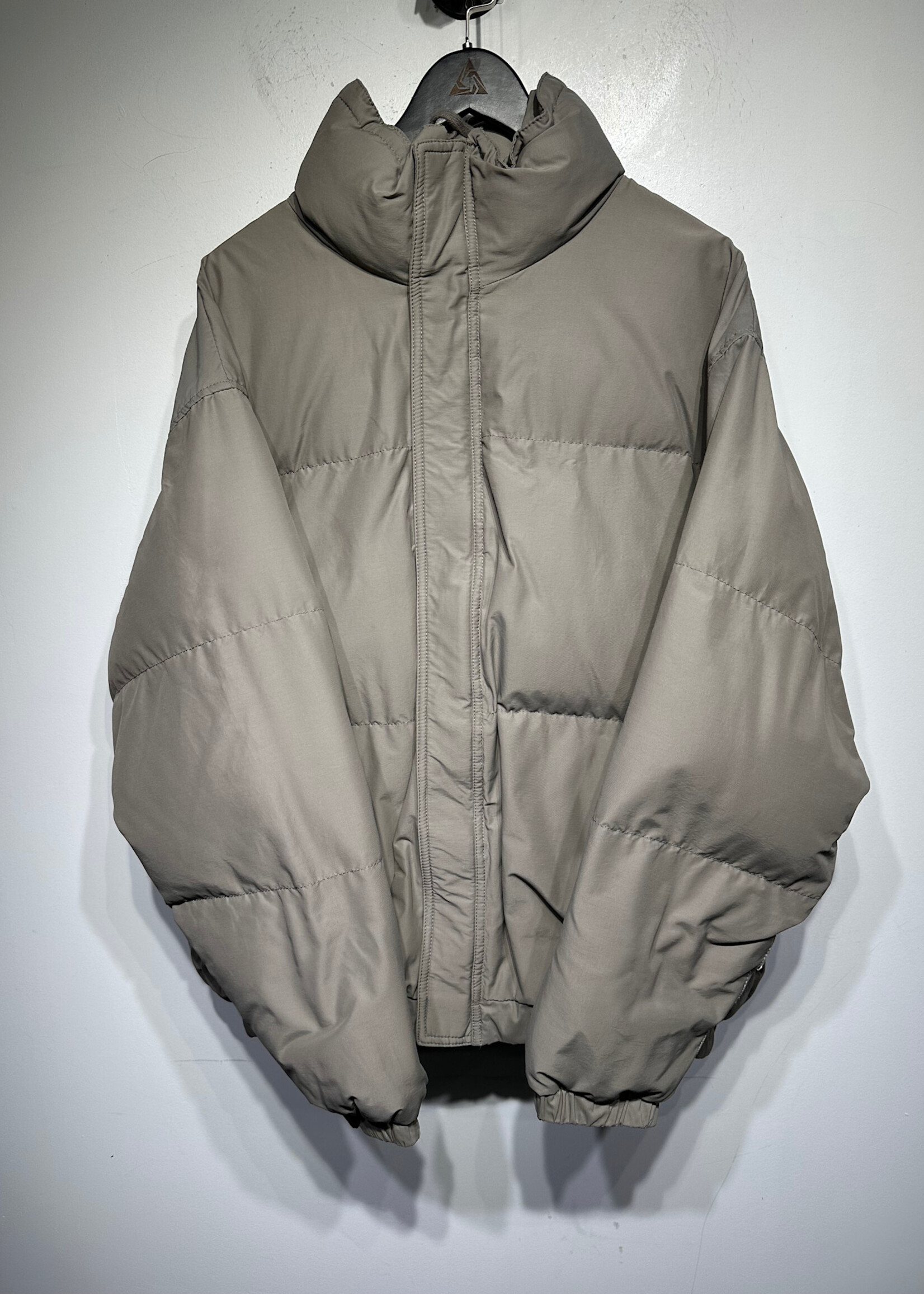 Essentials Grey Puffer Jacket L