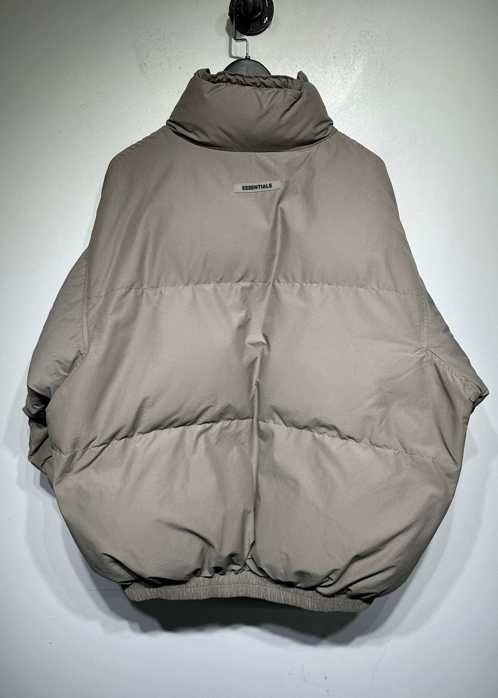 Essentials Grey Puffer Jacket L