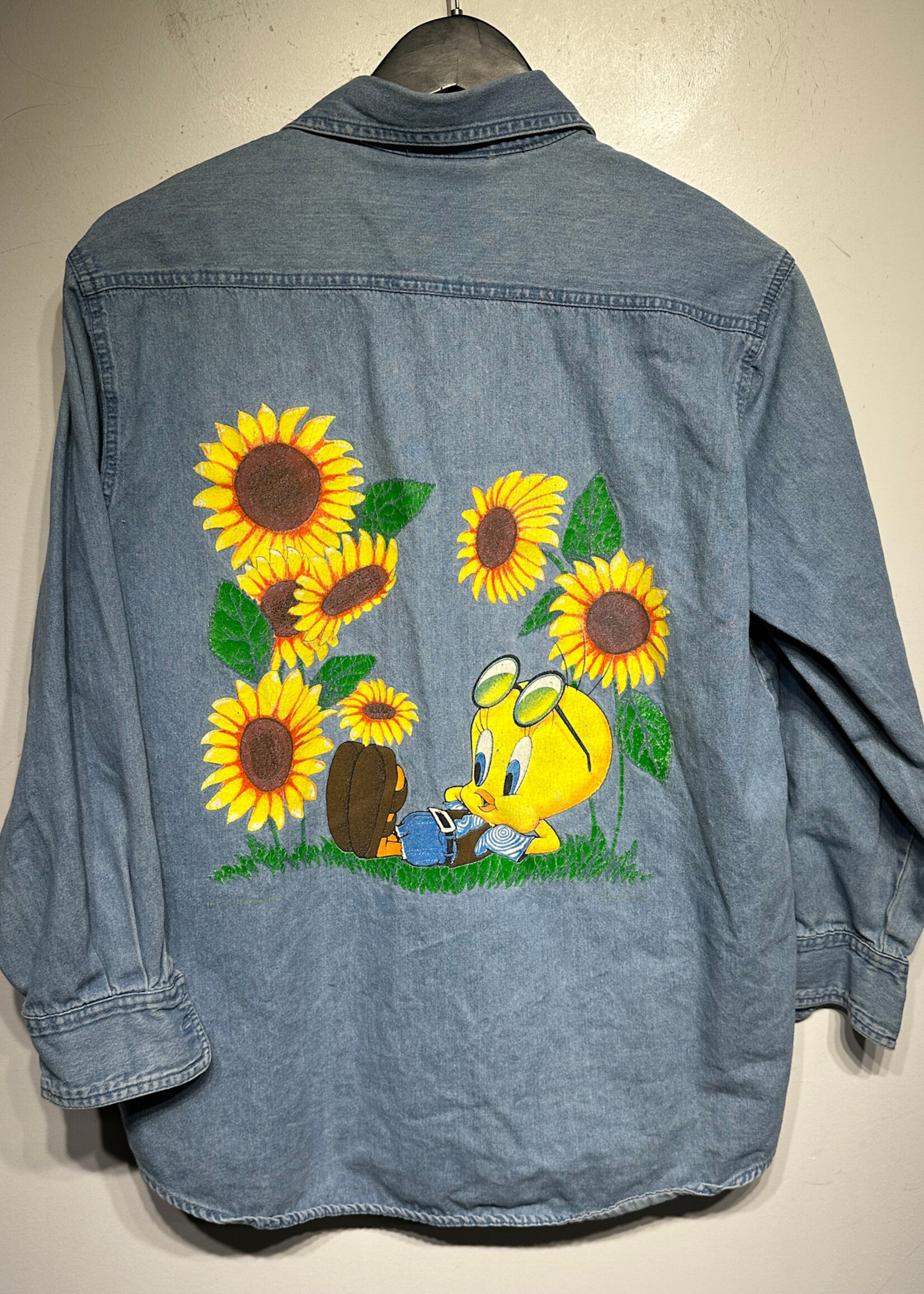 Tweety Vintage Button Up M
