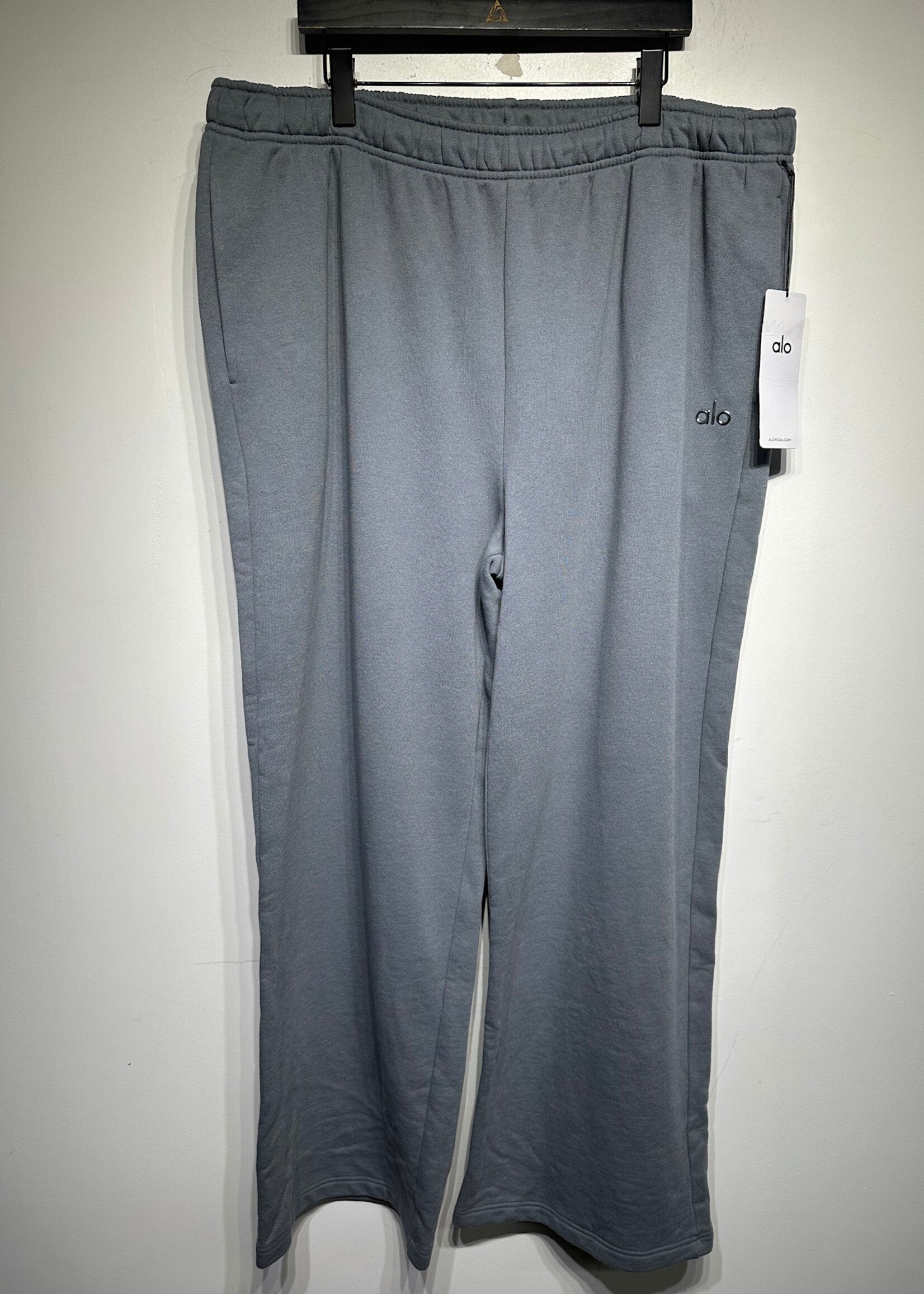 NWT Alo Blue Silver Wide Sweats Masc 2XL/38-44"