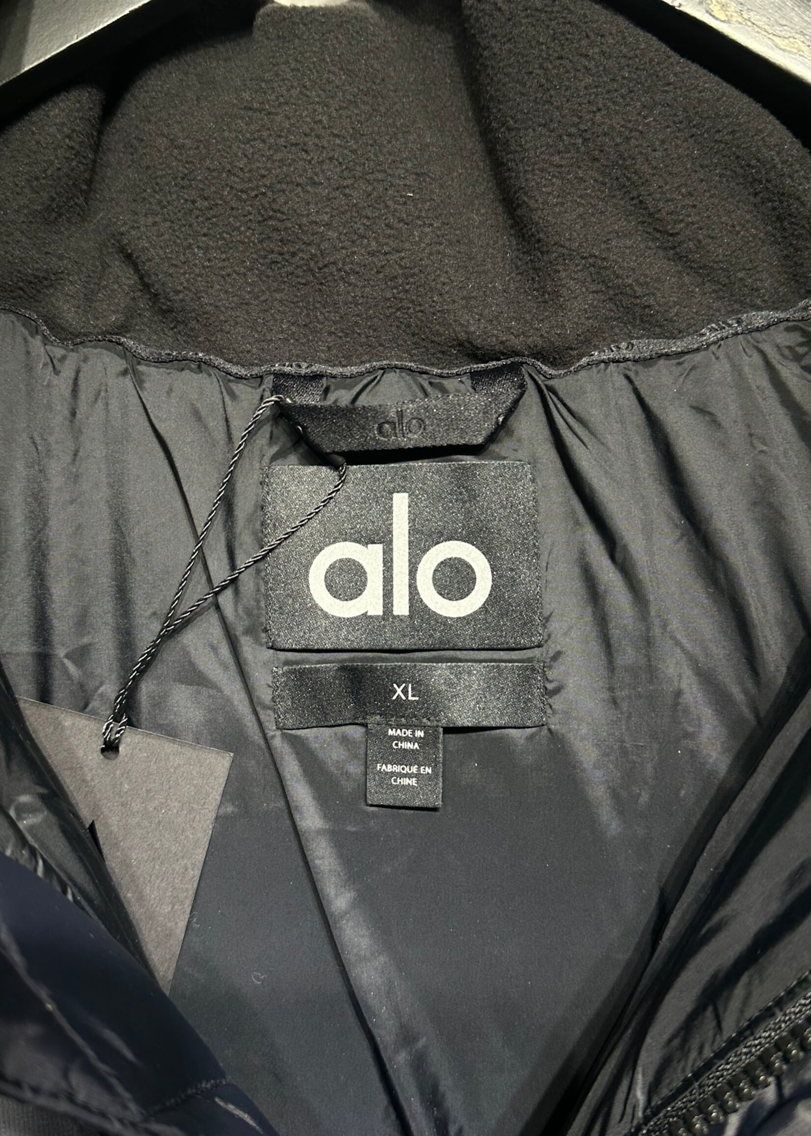 Alo NWT Black Puffer Down Jacket Fem XL