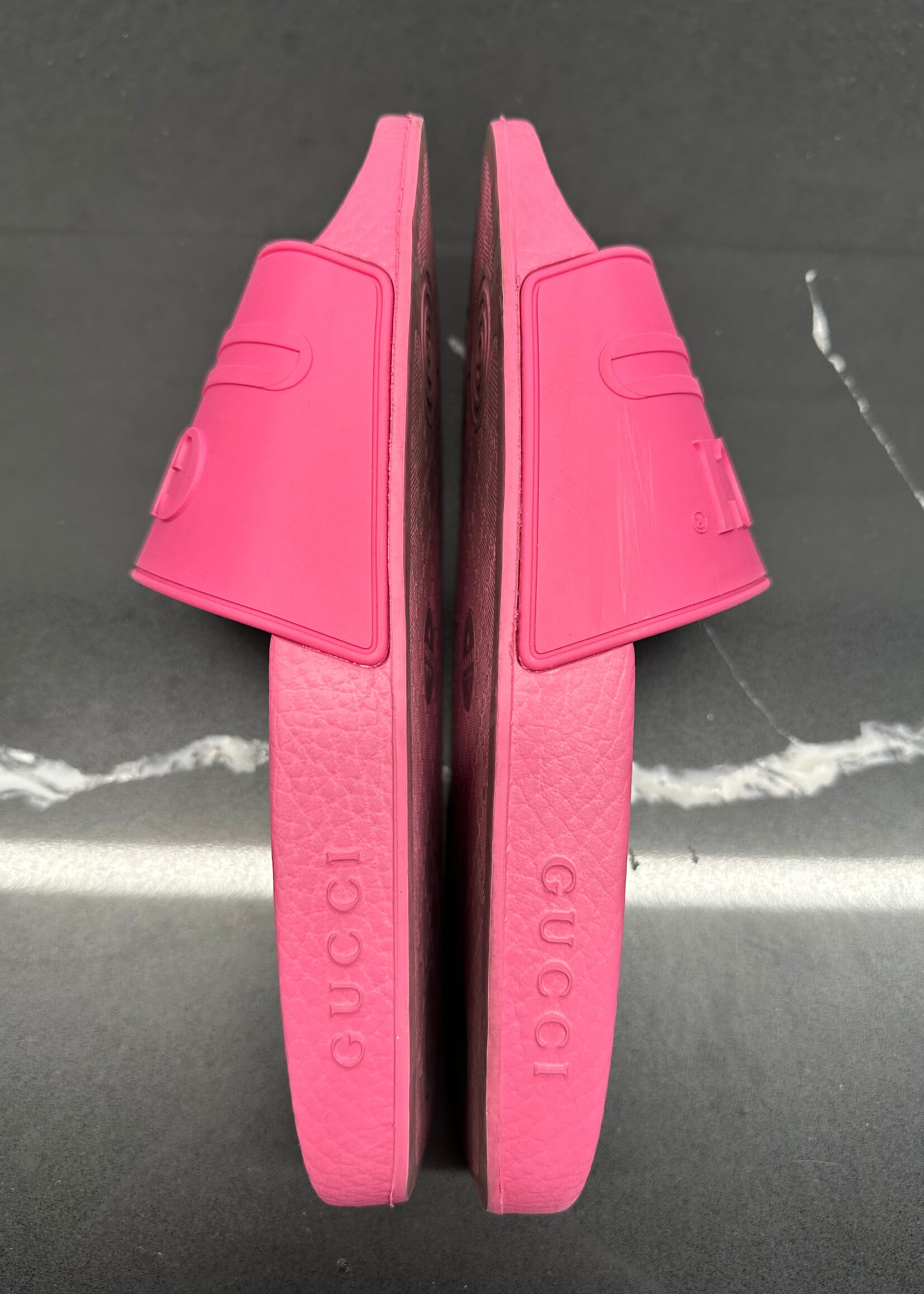 Gucci Pursuit 18D Logo Pink Sandals Fem 8