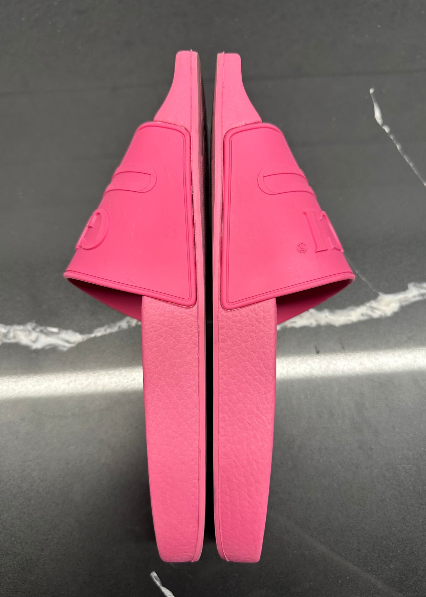 Gucci Pursuit 18D Logo Pink Sandals Fem 8
