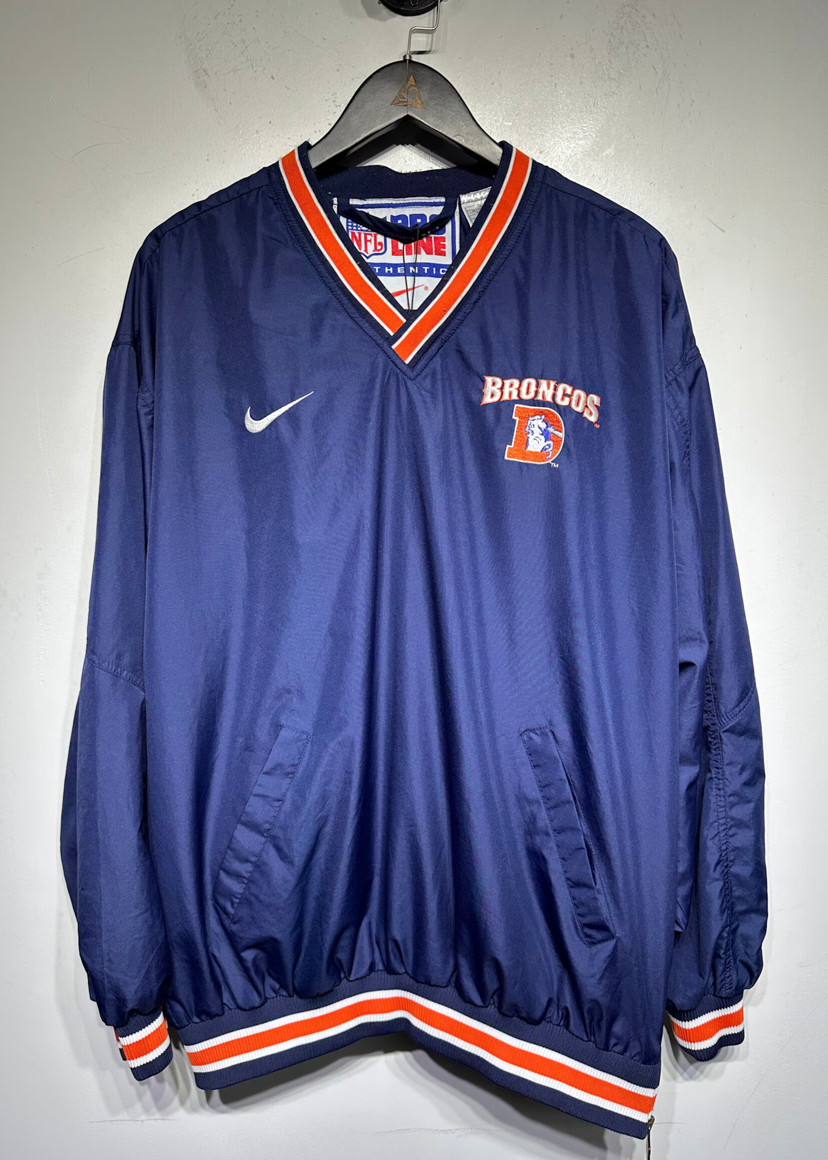 Nike Broncos Nylon Pullover L
