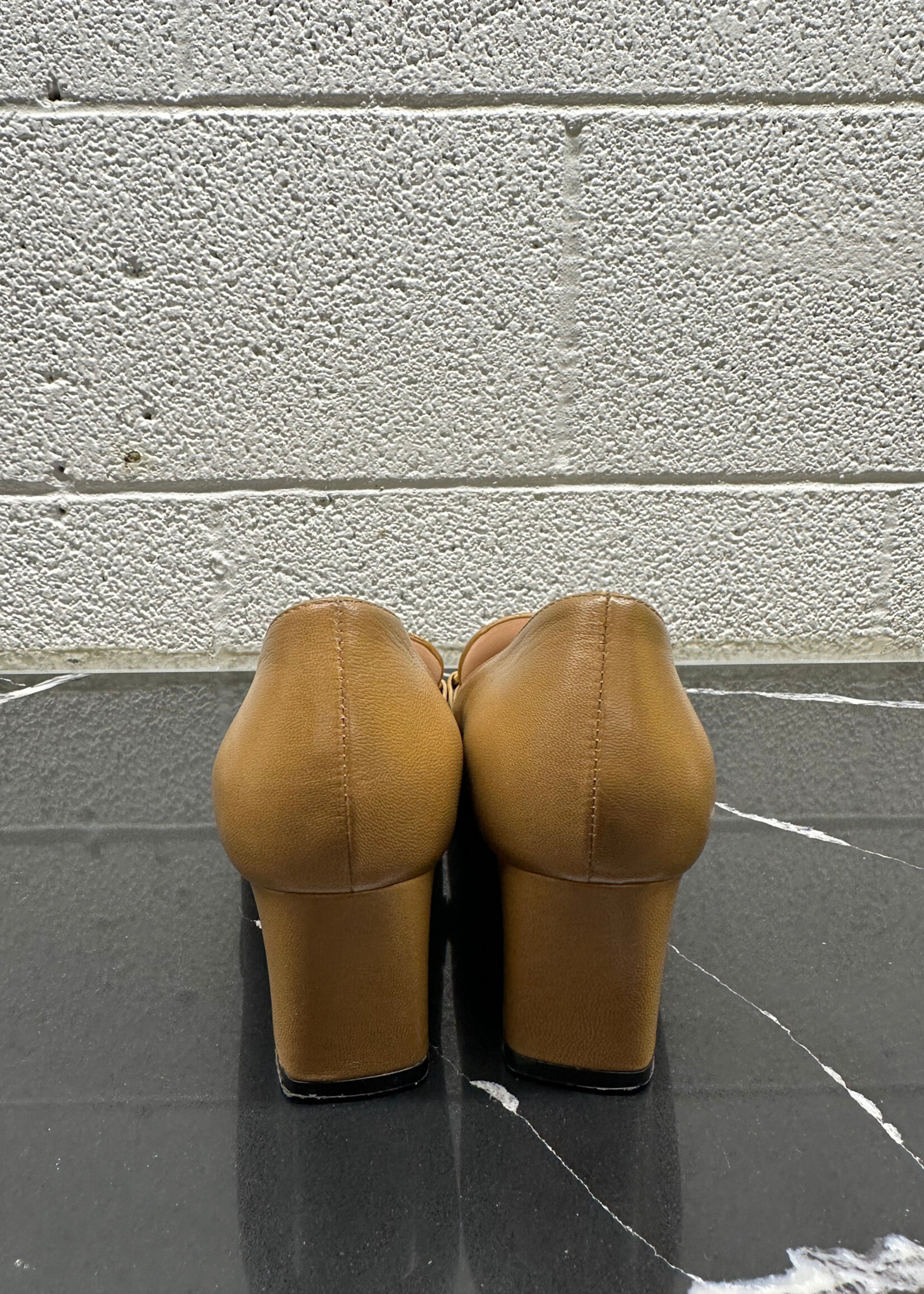Gucci Beige GG Heels 37/7  AS IS