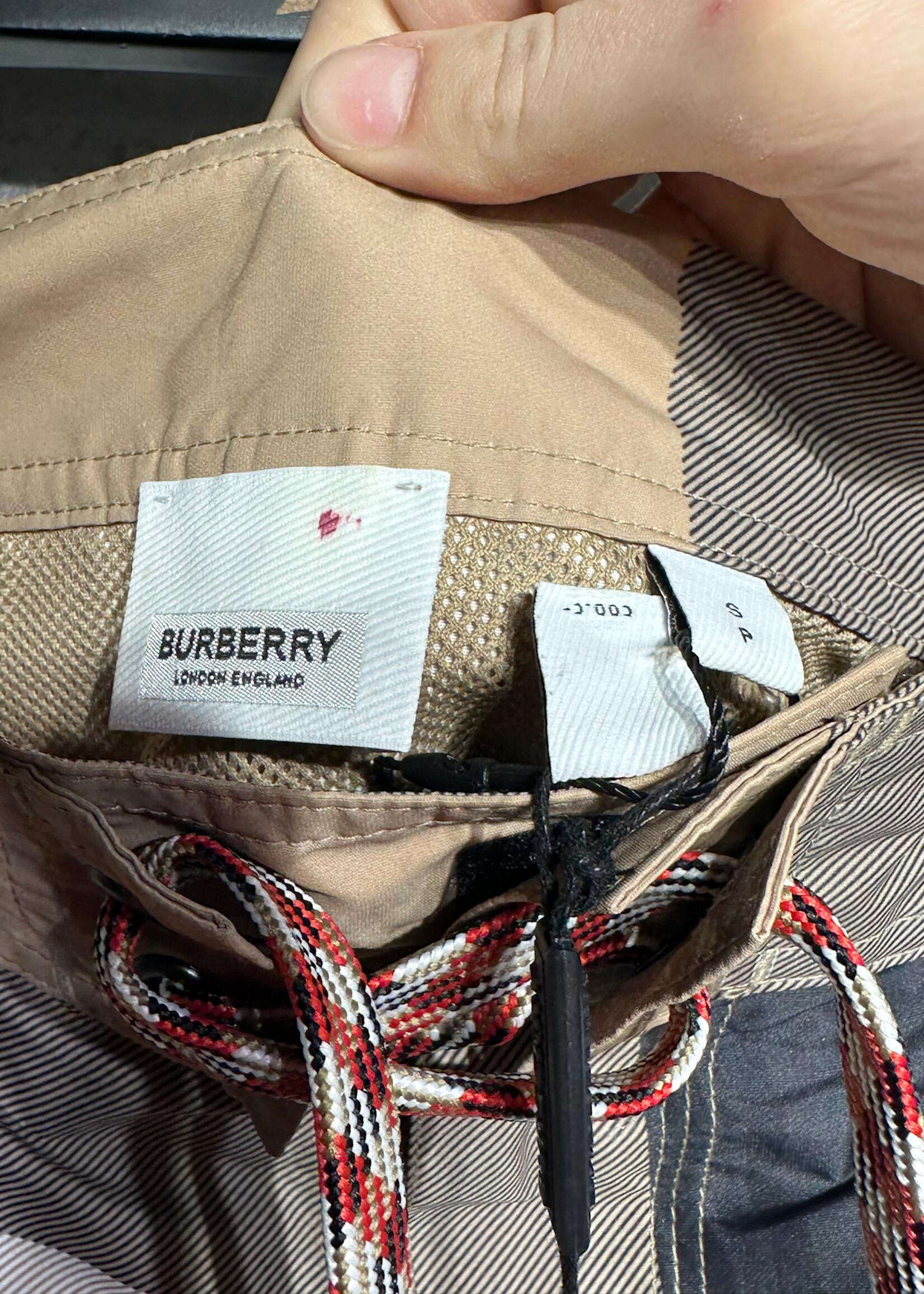 Burberry NWT Tan Plaid Swim Shorts Masc 32 AS IS