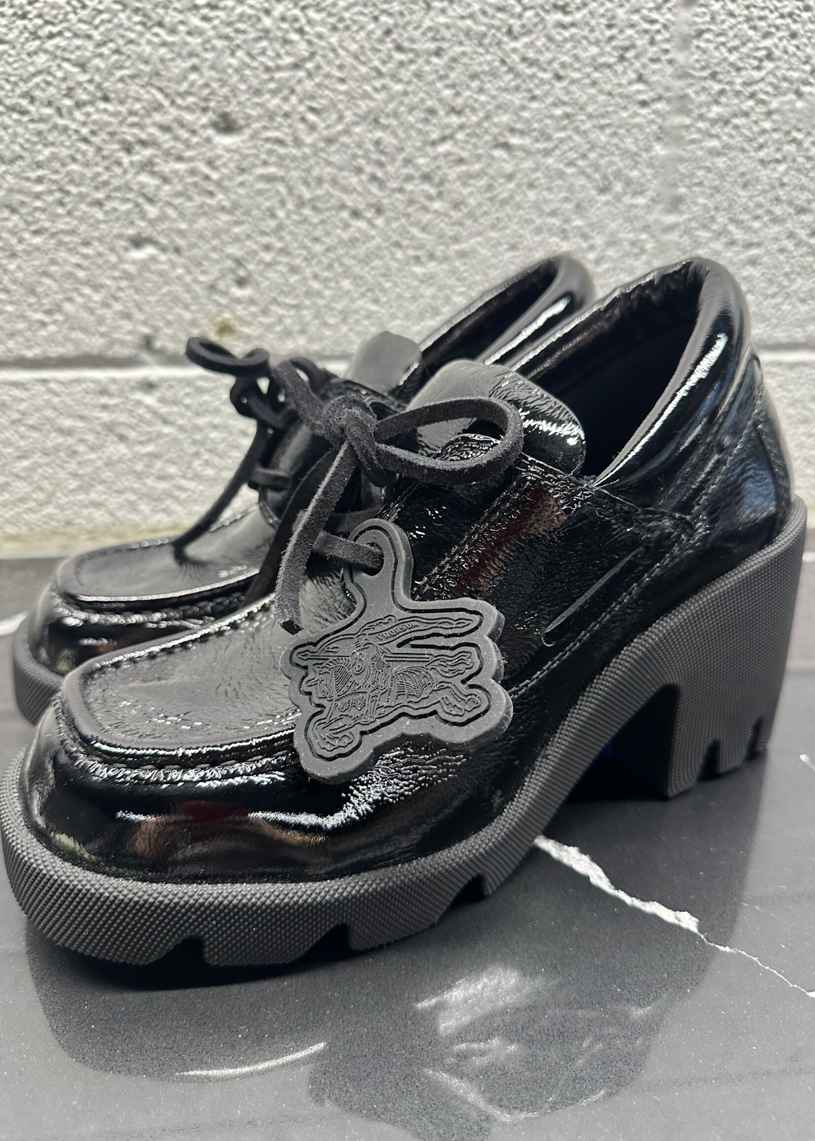 Burberry Patent Leather Stride Pumps 39.5/9