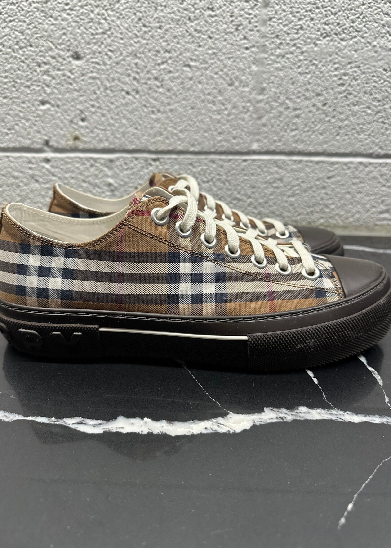 Burberry Brown Plaid Sneakers 42/9