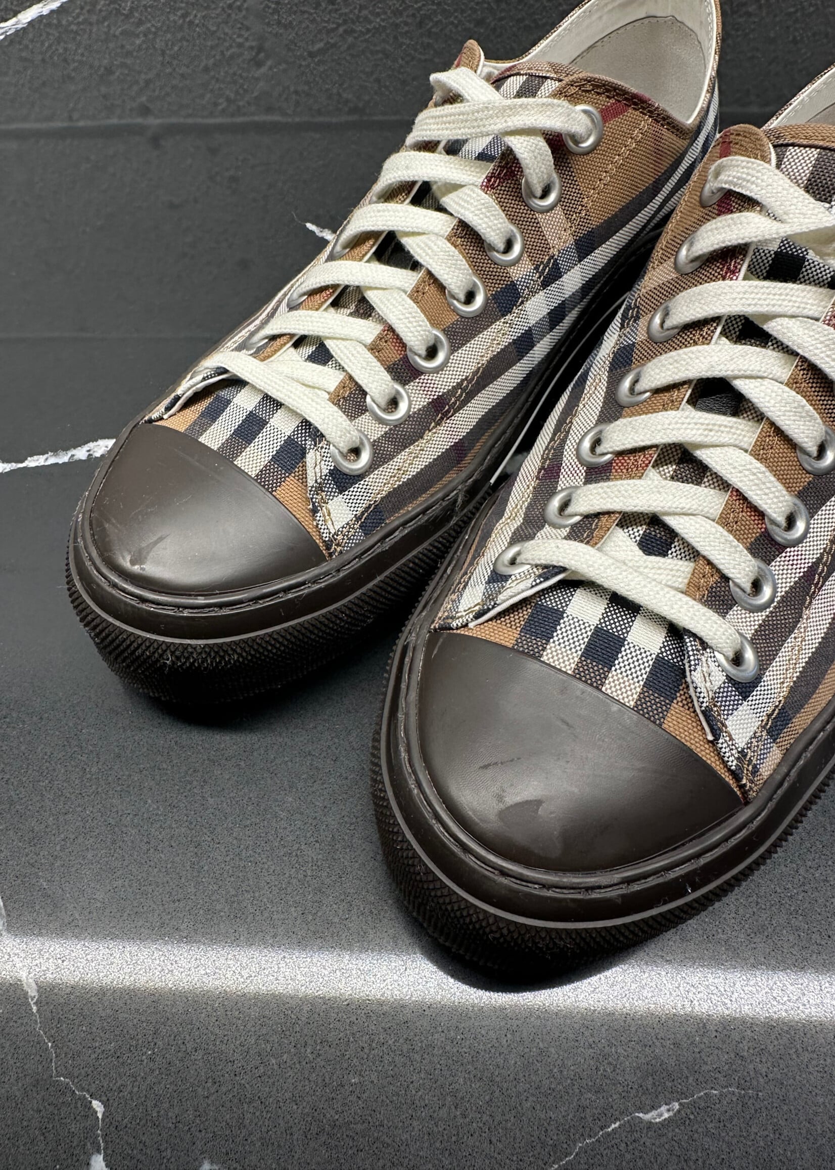 Burberry Brown Plaid Sneakers 42/9
