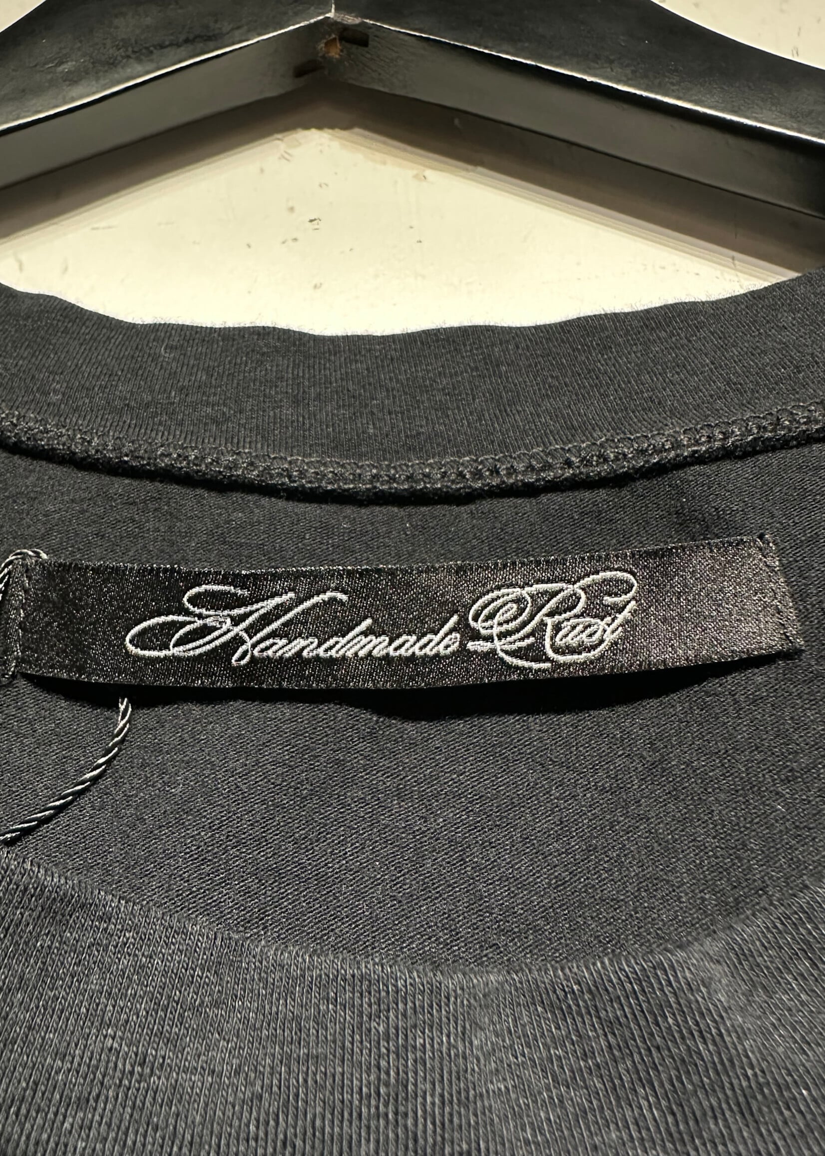 Handmade Rust No Photos Please Tee Fem XS