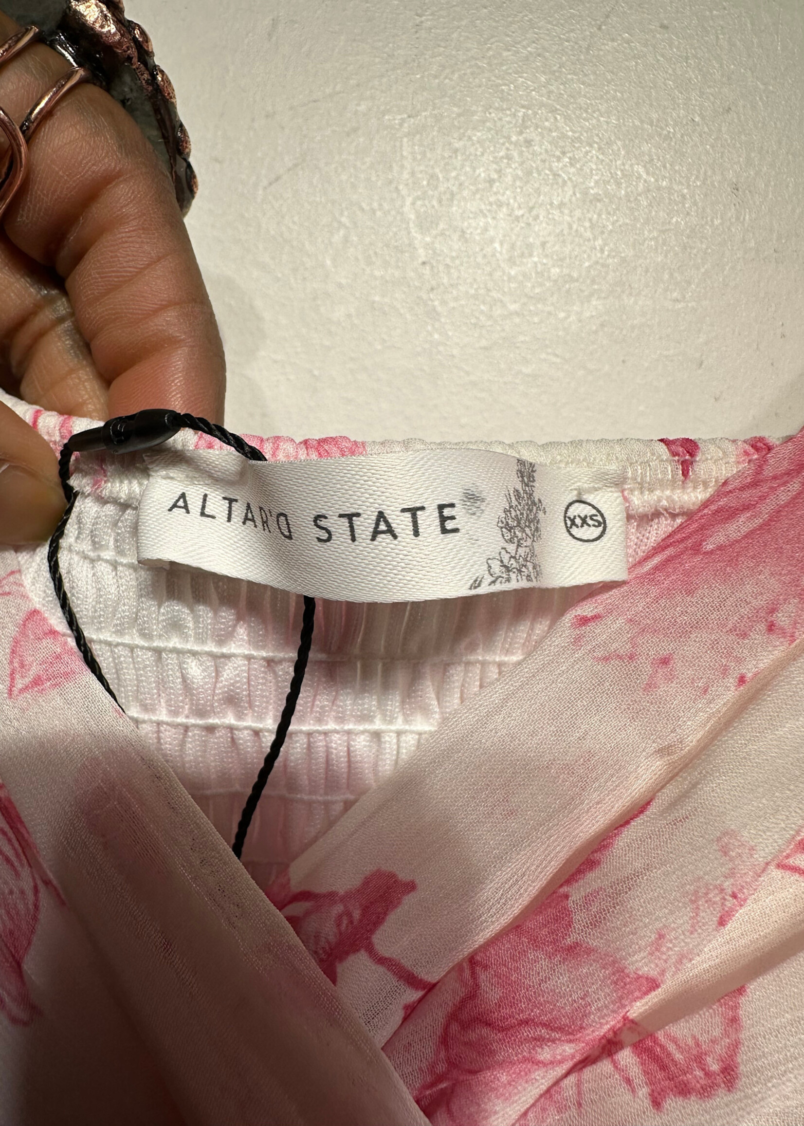 Altar'd State Pink Floral Romper XXS Fem