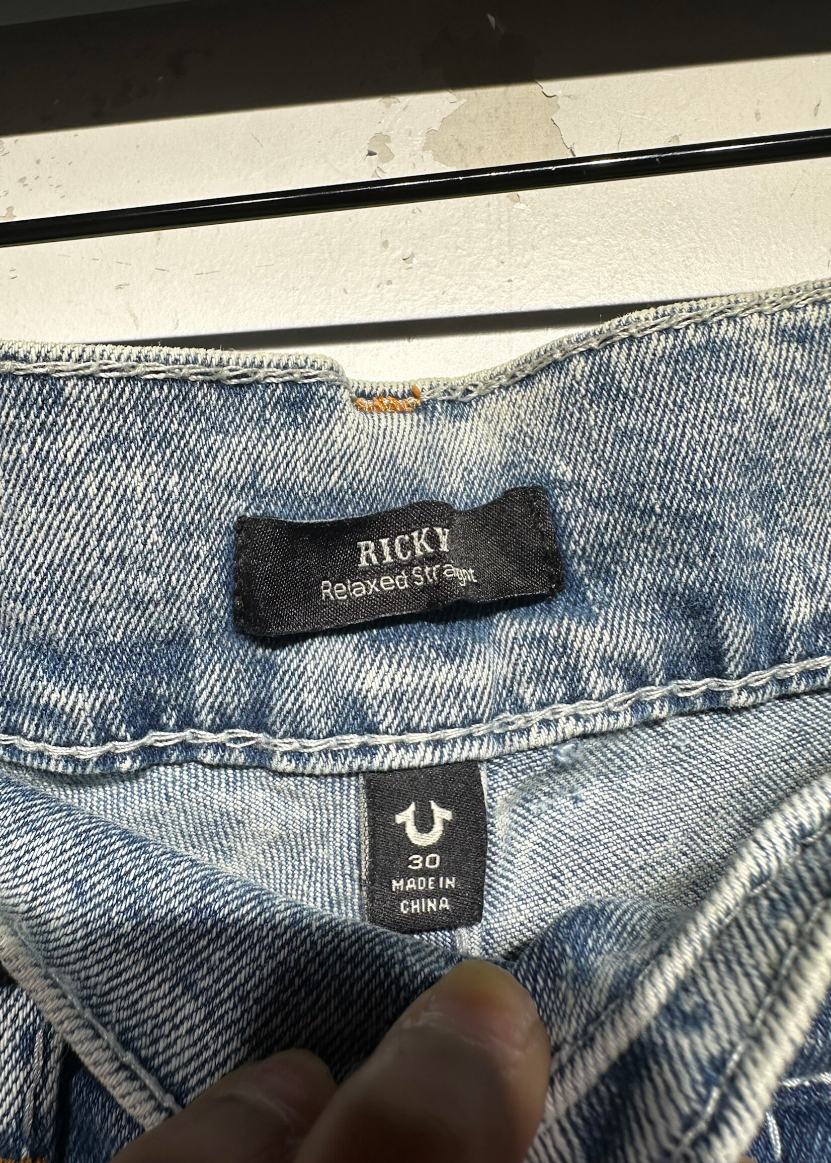 True Religion Ricky Big T Relax Straight Masc 30