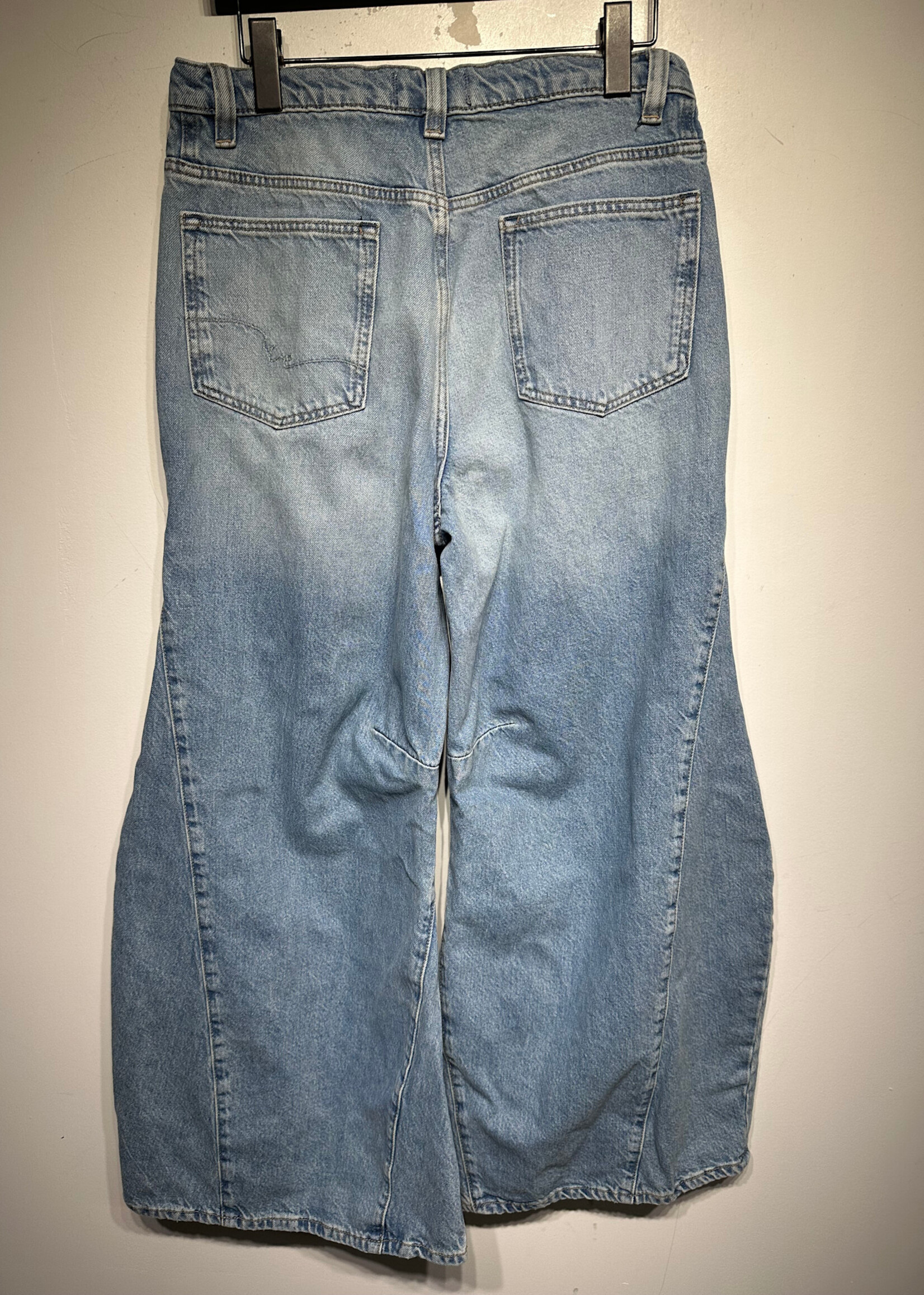We The Free Barrell Leg Flared Lightwash Jeans 29