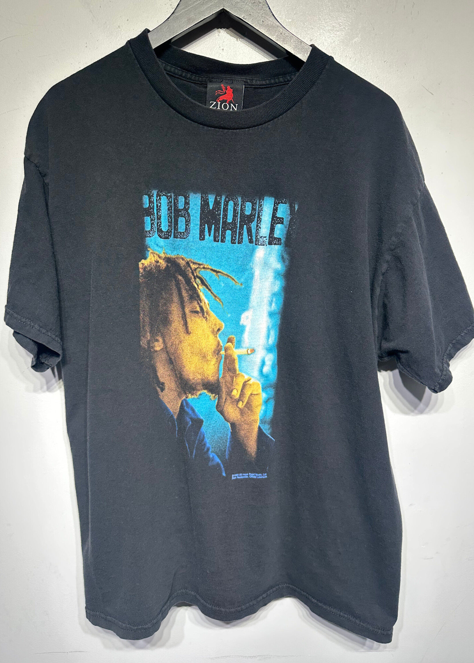 Zion '98 Bob Marley Black Smoking Tee XL