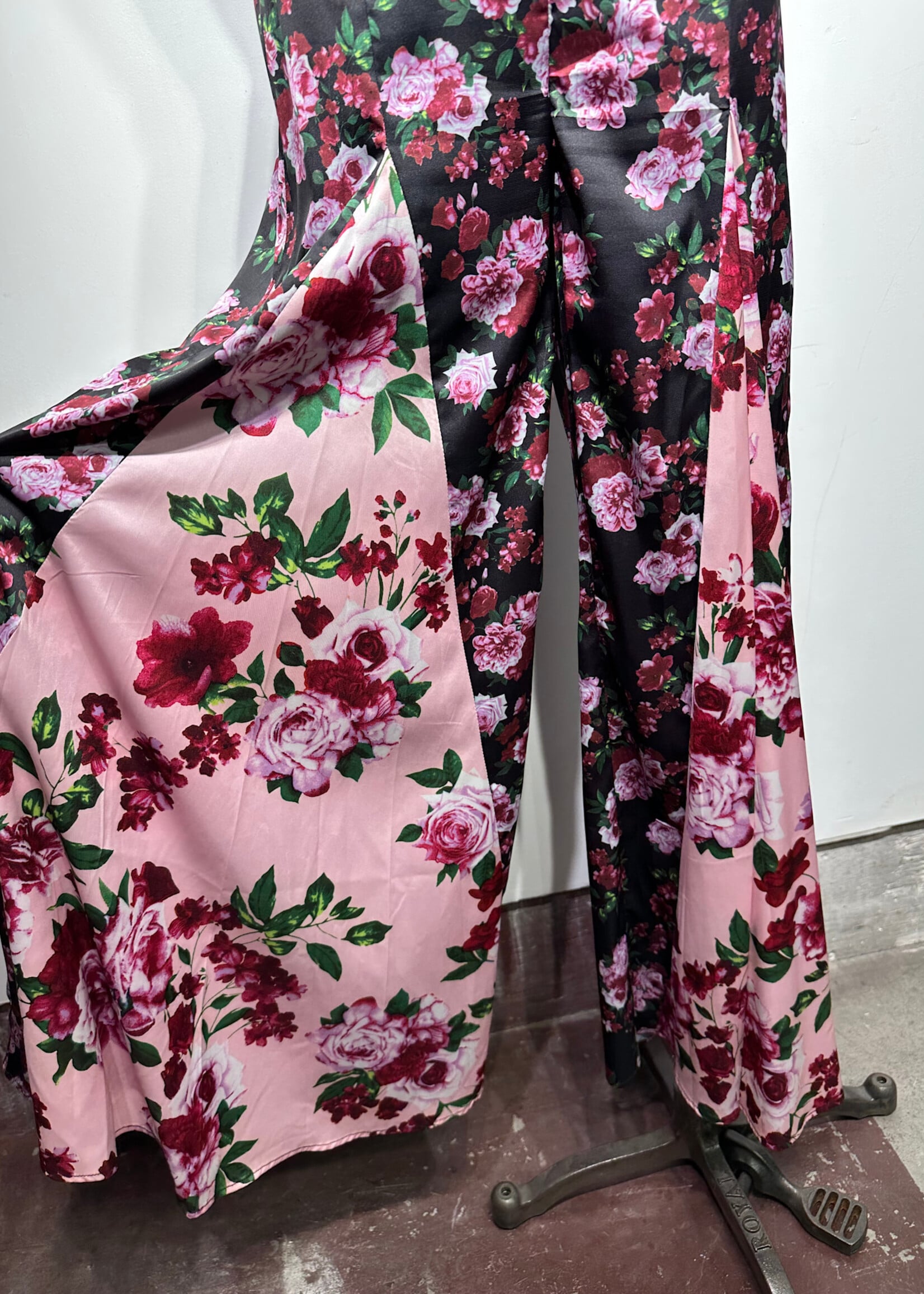 Bebe Floral O Ring Jumpsuit XS