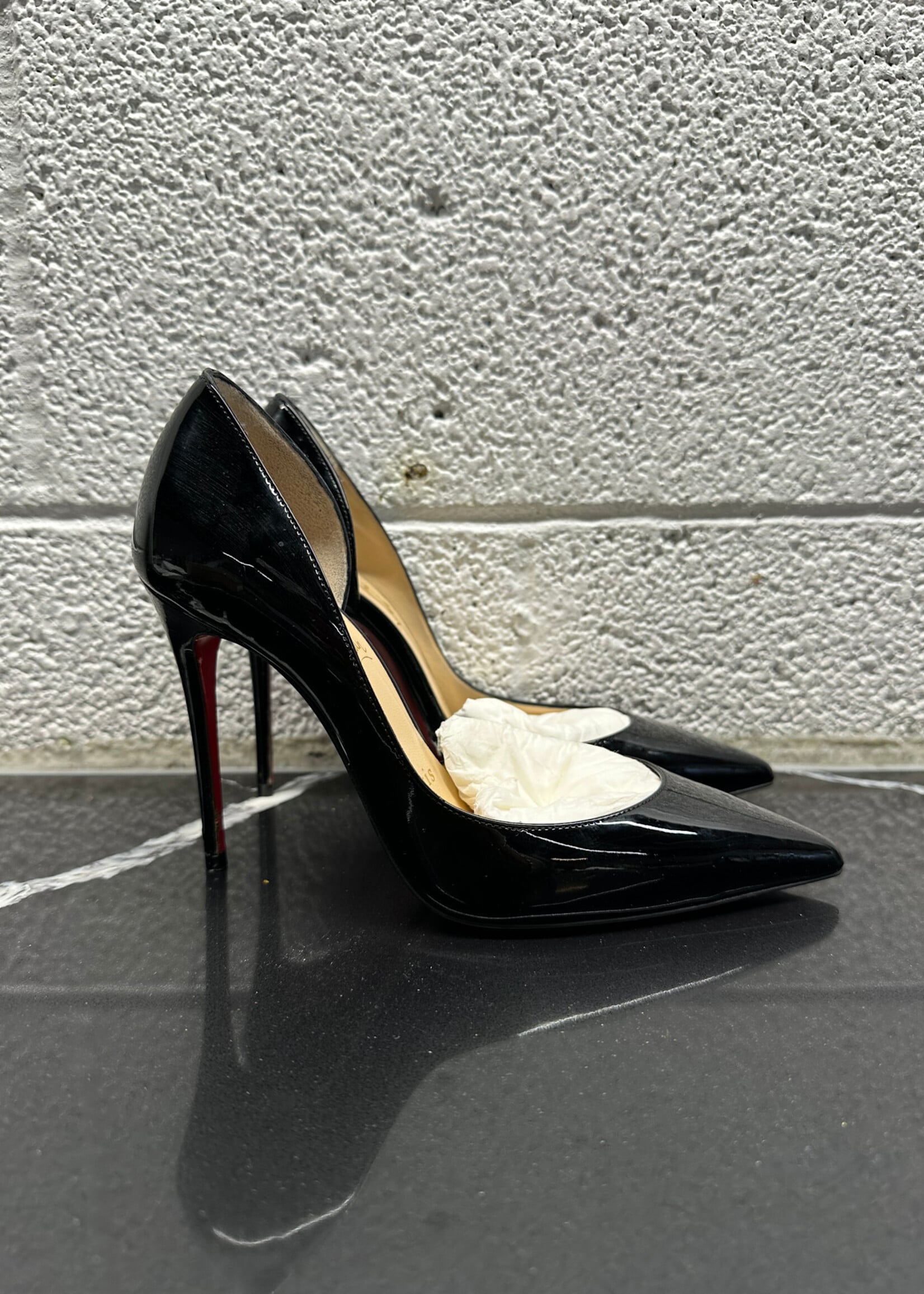 Louboutin Iriza Red Bottom Pointed Toe Heel 35/5