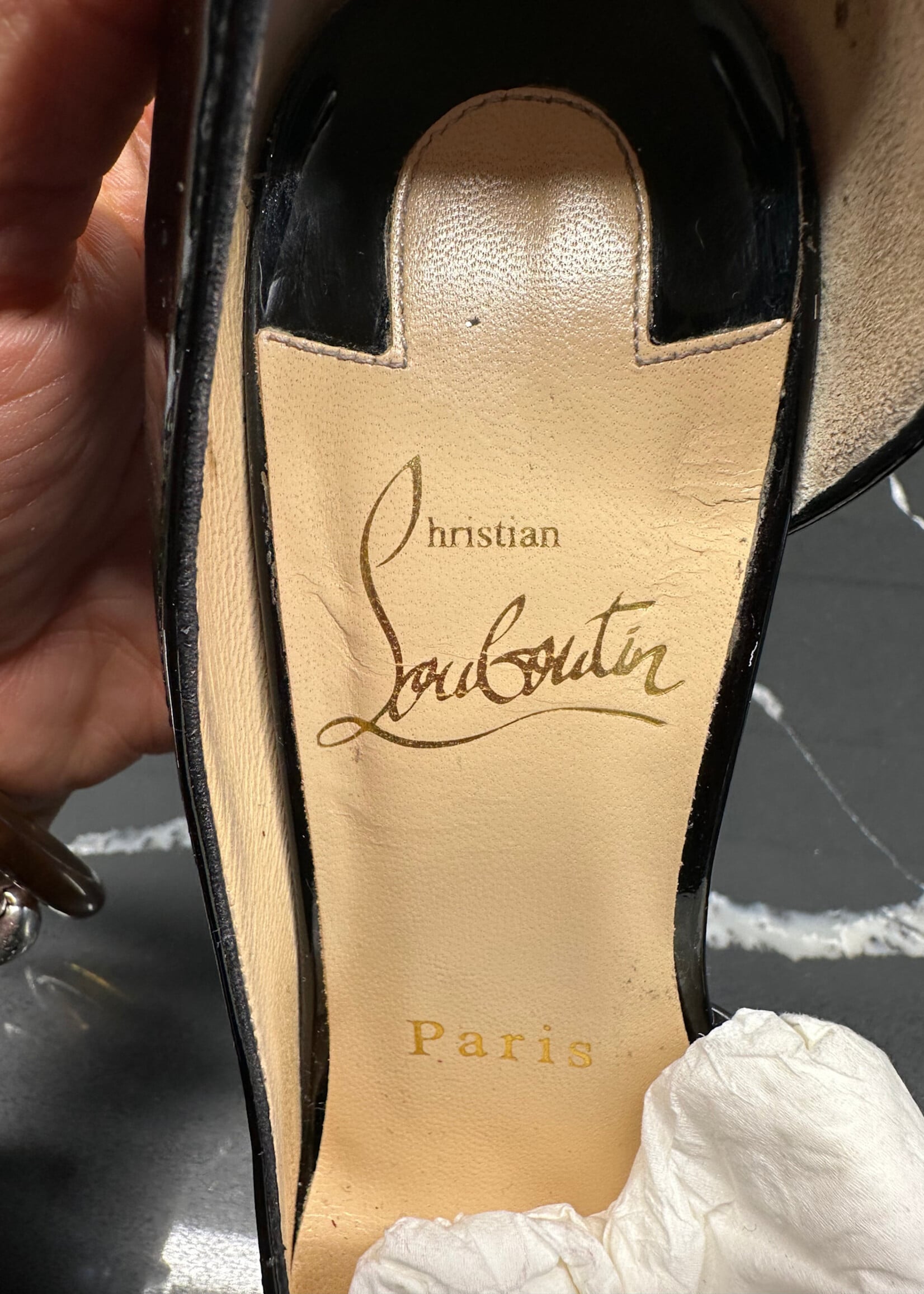 Louboutin Iriza Red Bottom Pointed Toe Heel 35/5