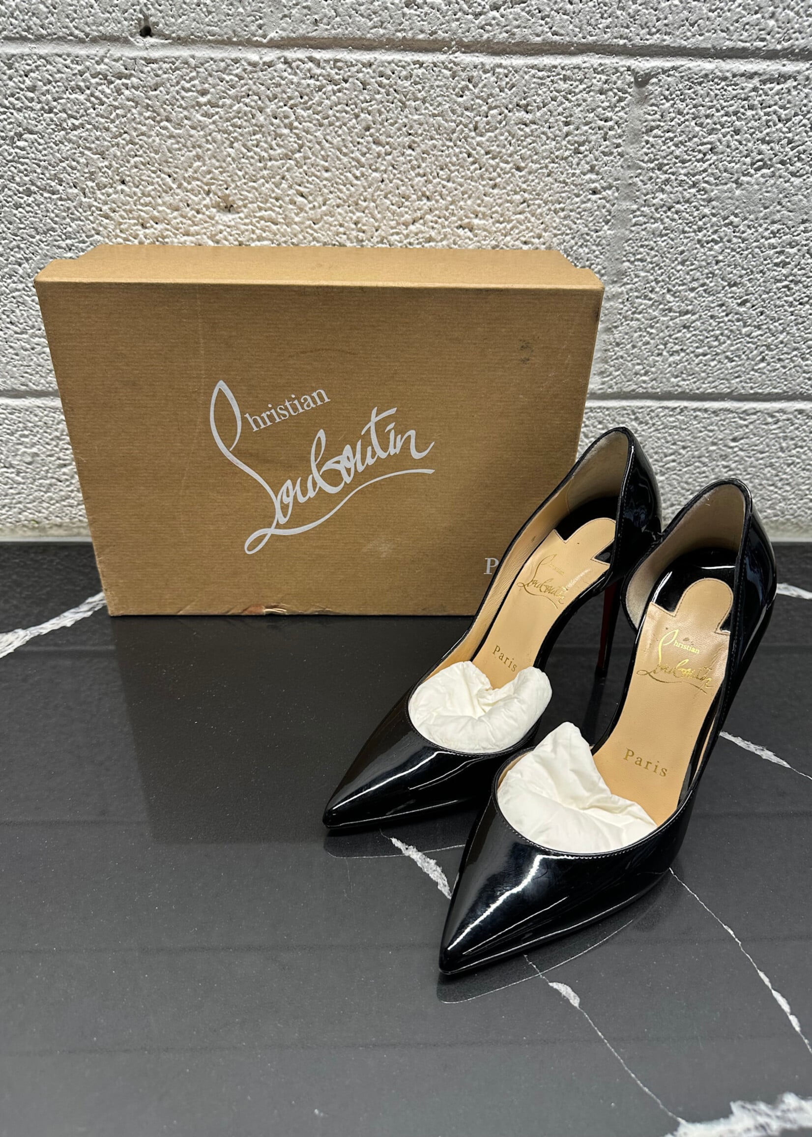 Louboutin Iriza Red Bottom Pointed Toe Heel 35/5
