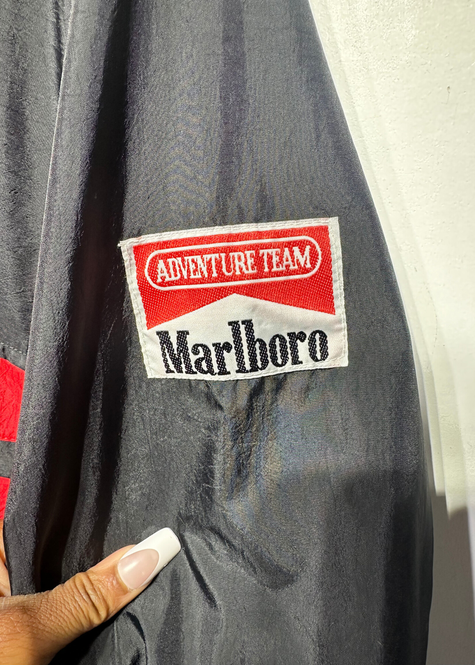 Marlboro Red Nylon Hiking Jacket L