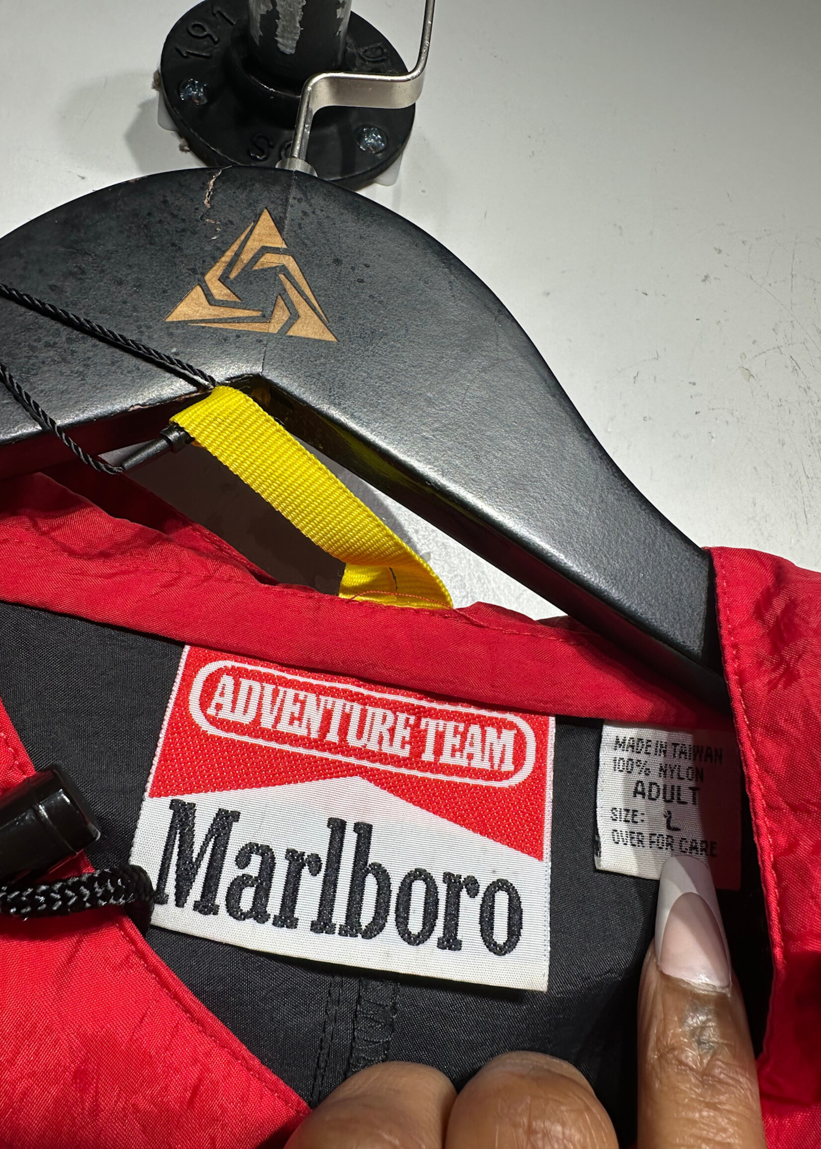 Marlboro Red Nylon Hiking Jacket L