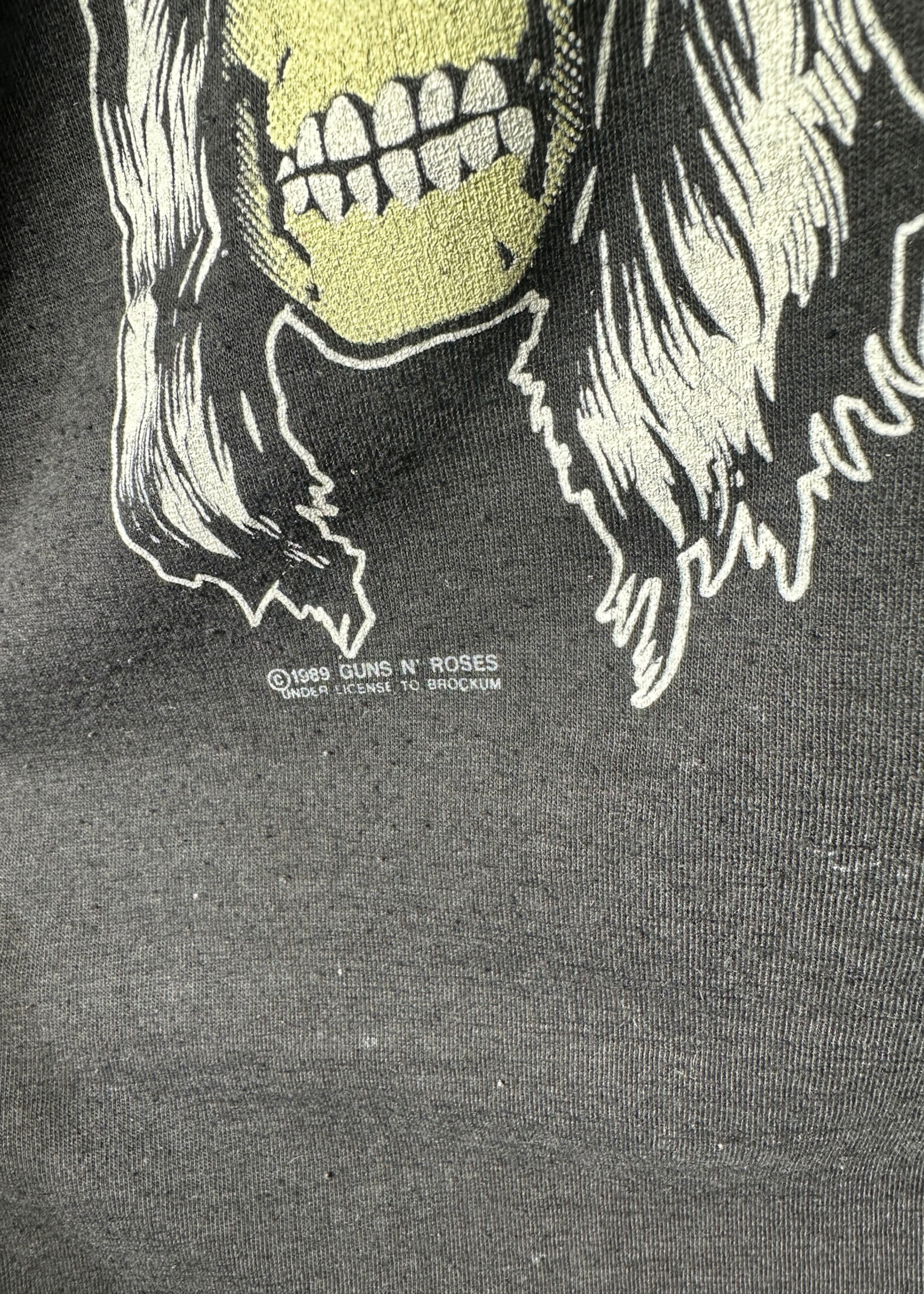 89 Guns N Roses LA Colliseum Tee L AS IS