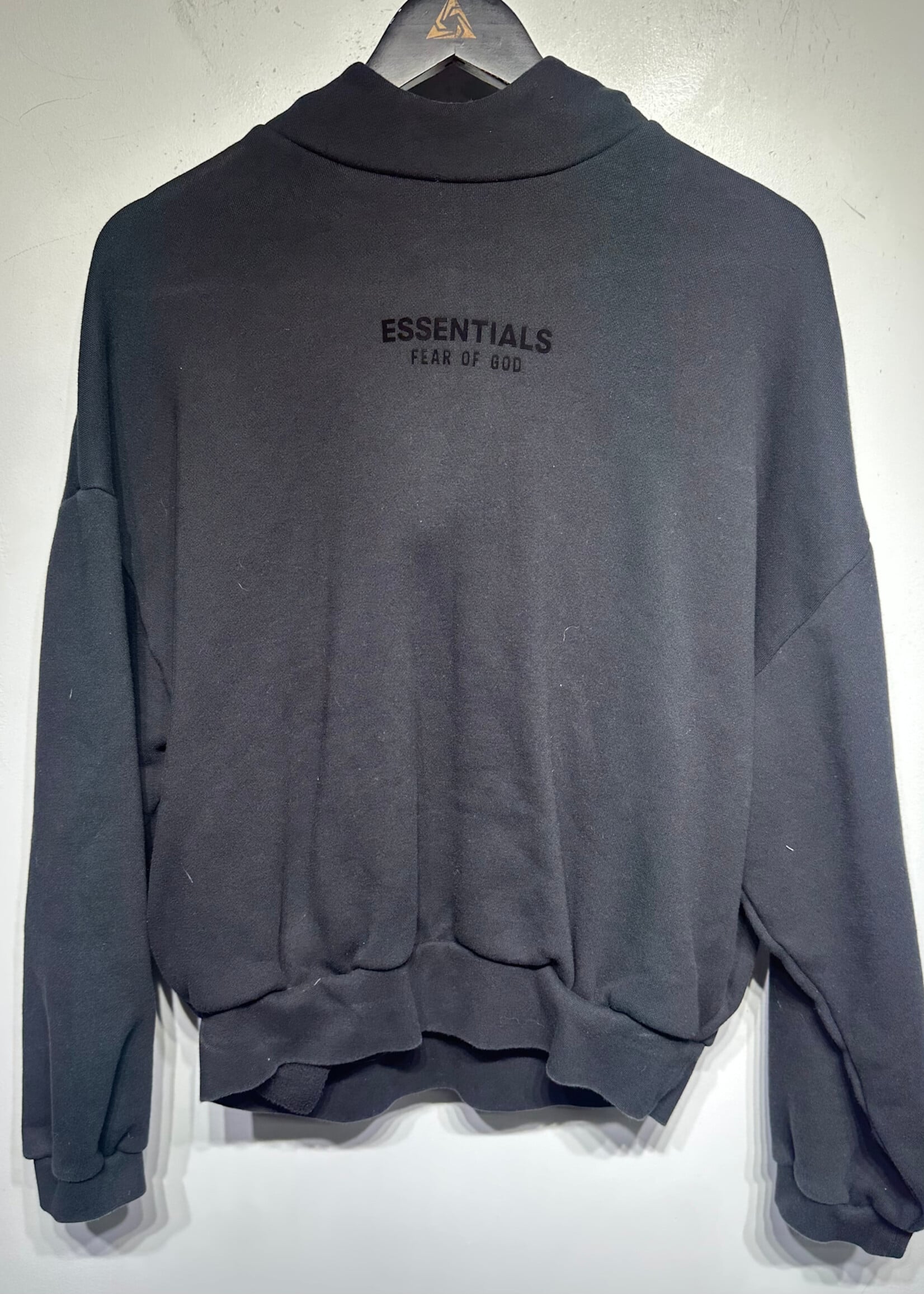Essentials Black Mock Neck Hoodie Fem XS