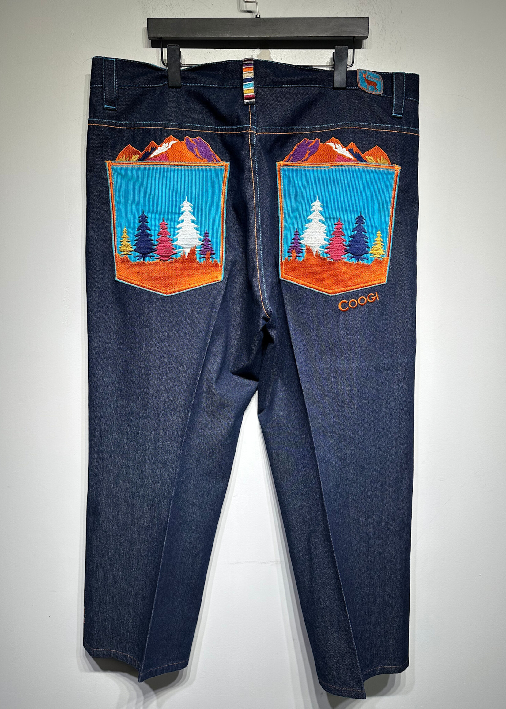 Coogi Mountain Patch Baggy Jeans Masc 40