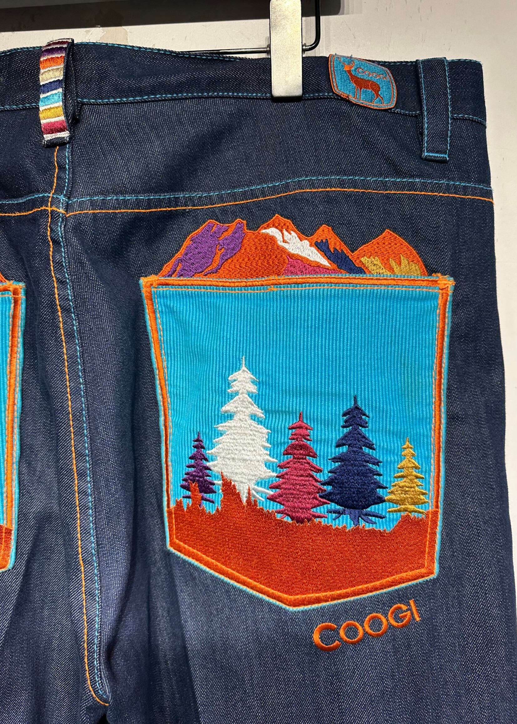 Coogi Mountain Patch Baggy Jeans Masc 40