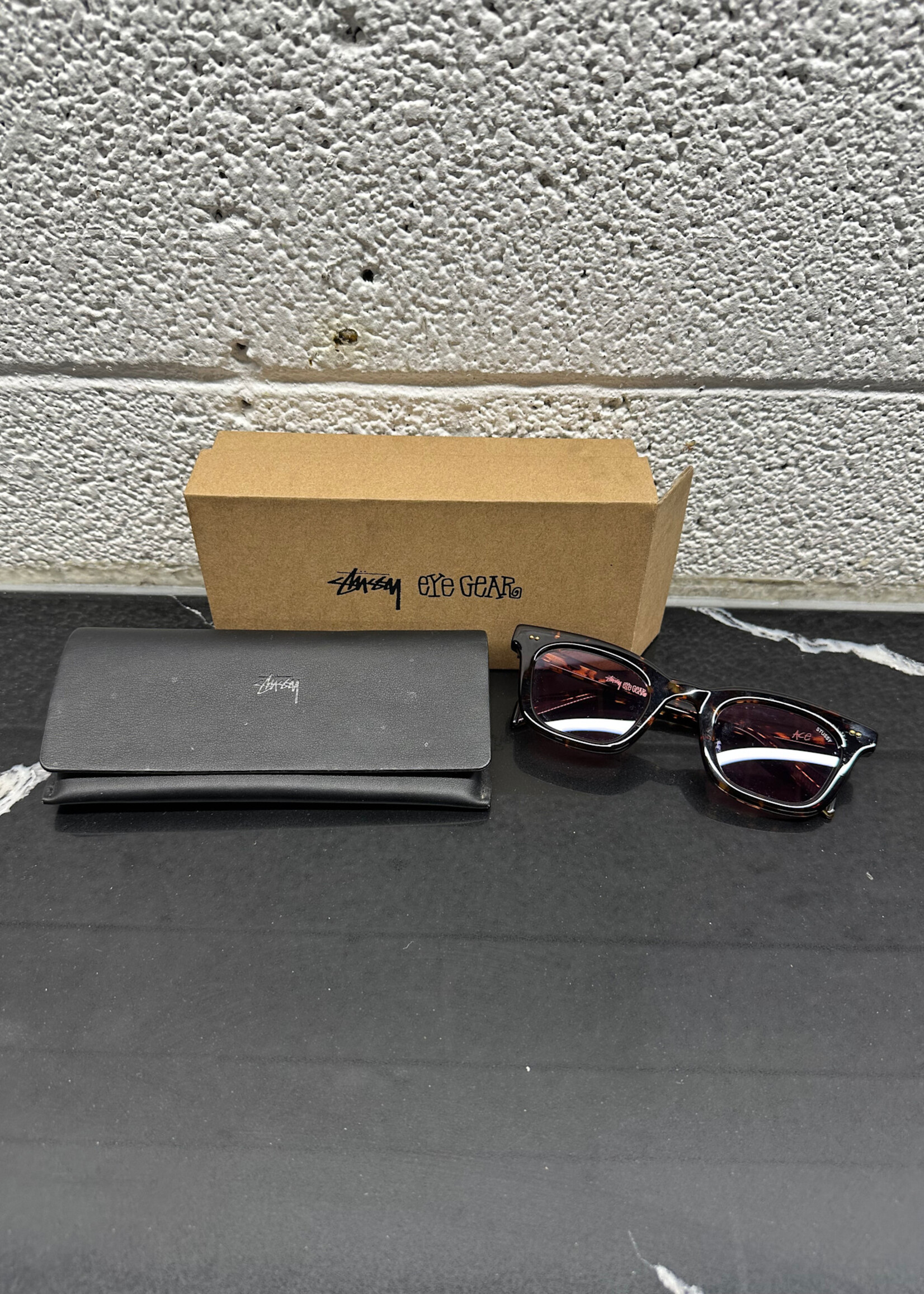 Stussy Sunglasses WITH CASE