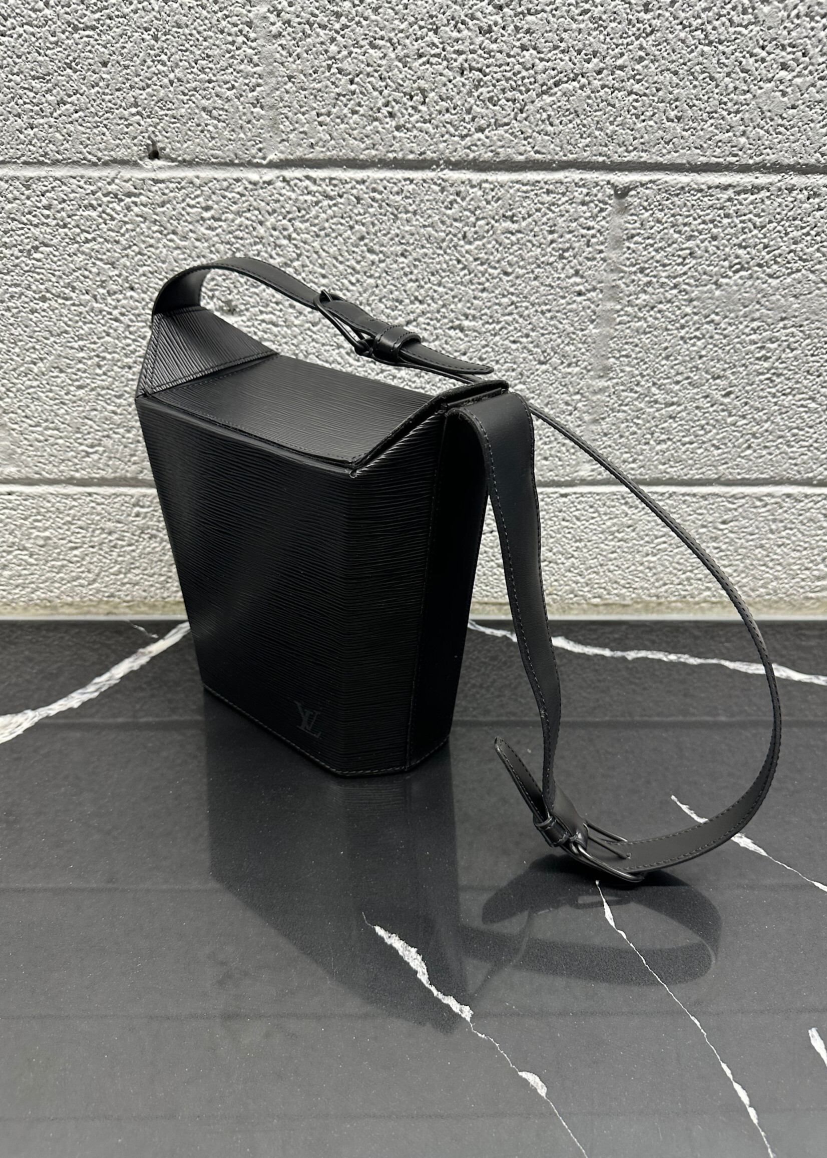 Louis Vuitton Black Epi Leather Sac Seau Bag